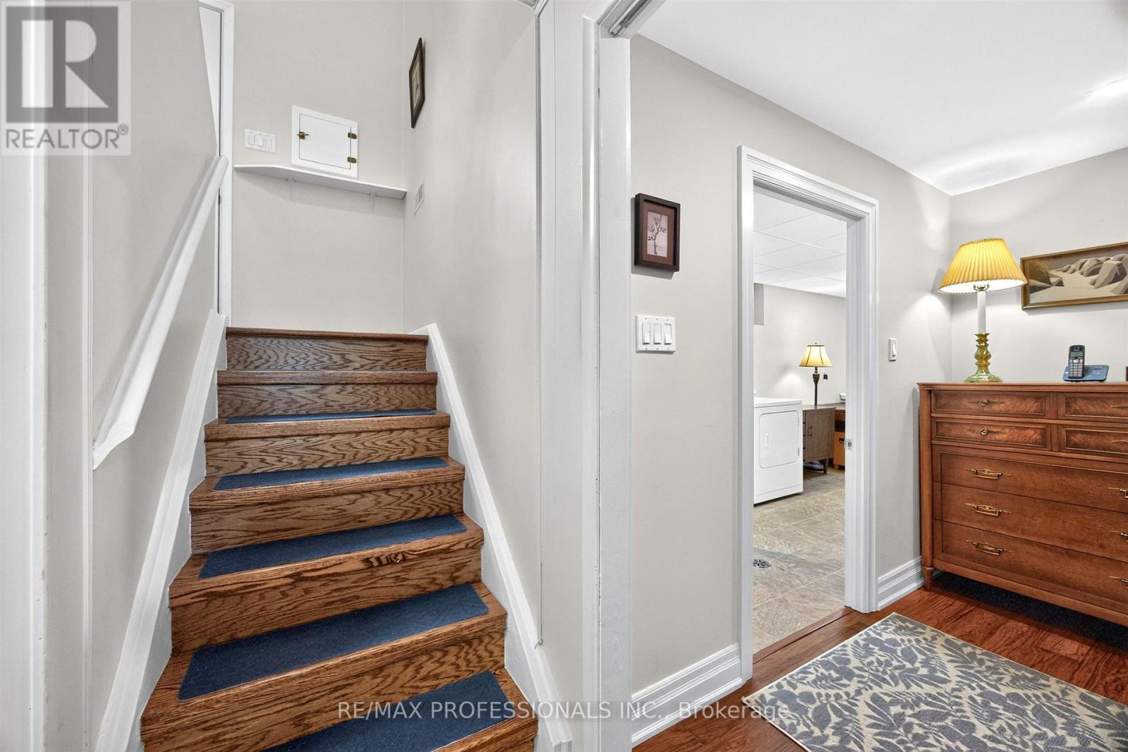 302 La Rose Avenue, Toronto, Ontario  M9P 1B9 - Photo 35 - W13840594
