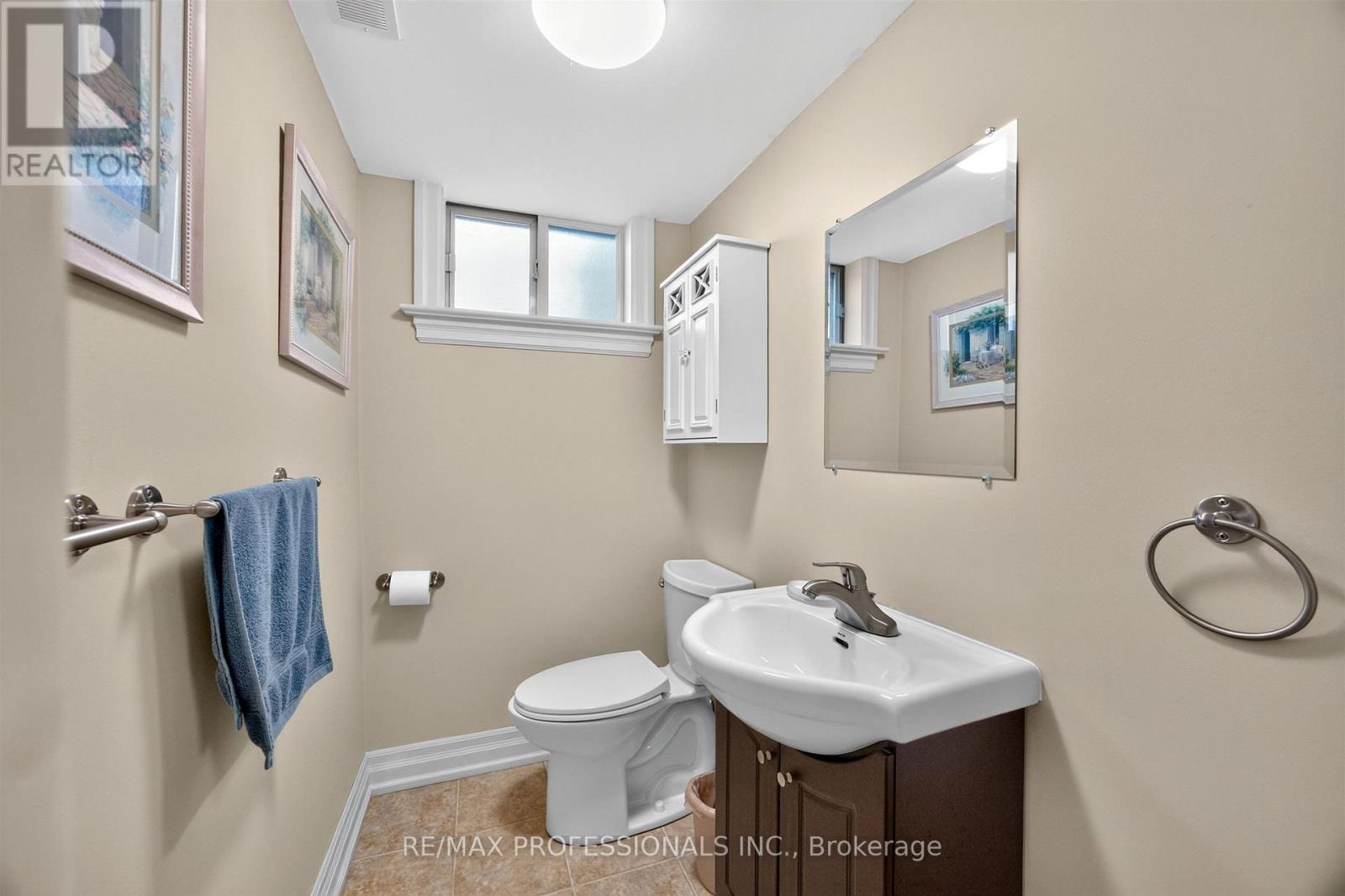 302 La Rose Avenue, Toronto, Ontario  M9P 1B9 - Photo 37 - W13840594