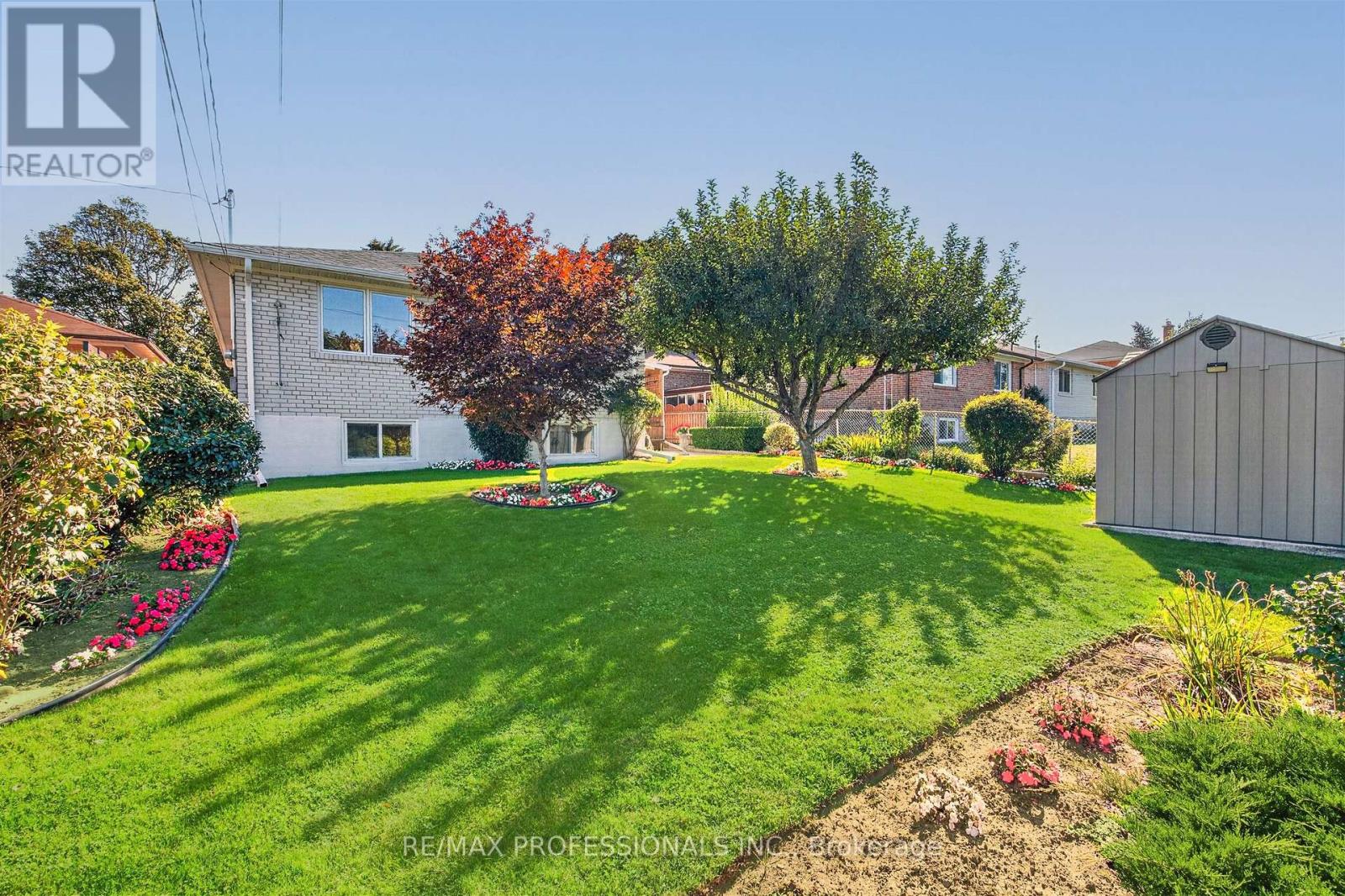 302 La Rose Avenue, Toronto, Ontario  M9P 1B9 - Photo 46 - W13840594