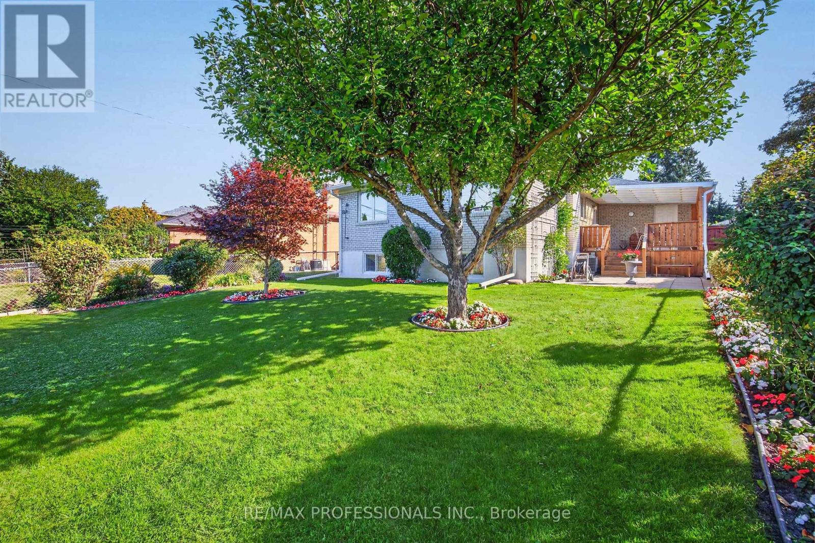 302 La Rose Avenue, Toronto, Ontario  M9P 1B9 - Photo 47 - W13840594