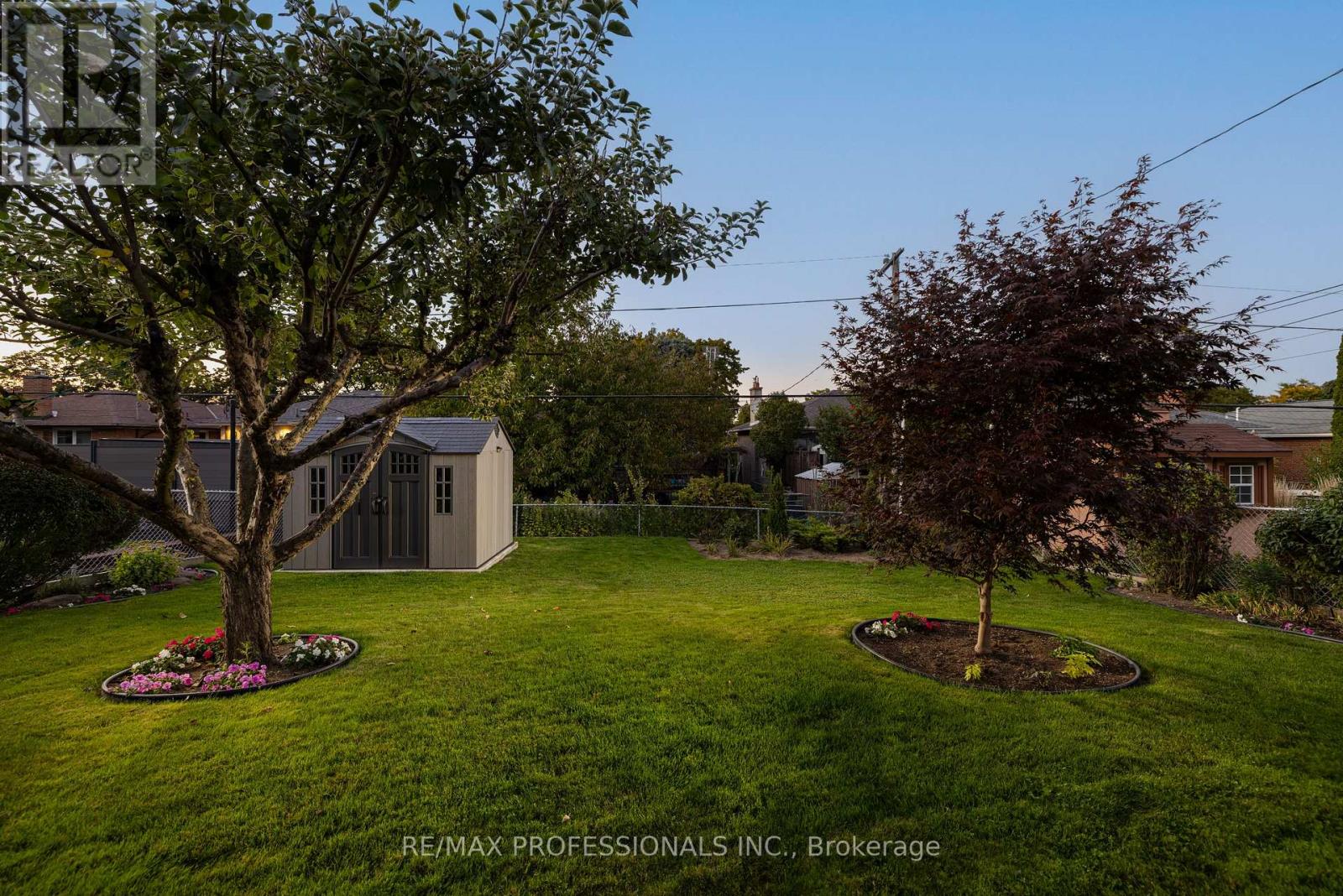 302 La Rose Avenue, Toronto, Ontario  M9P 1B9 - Photo 50 - W13840594