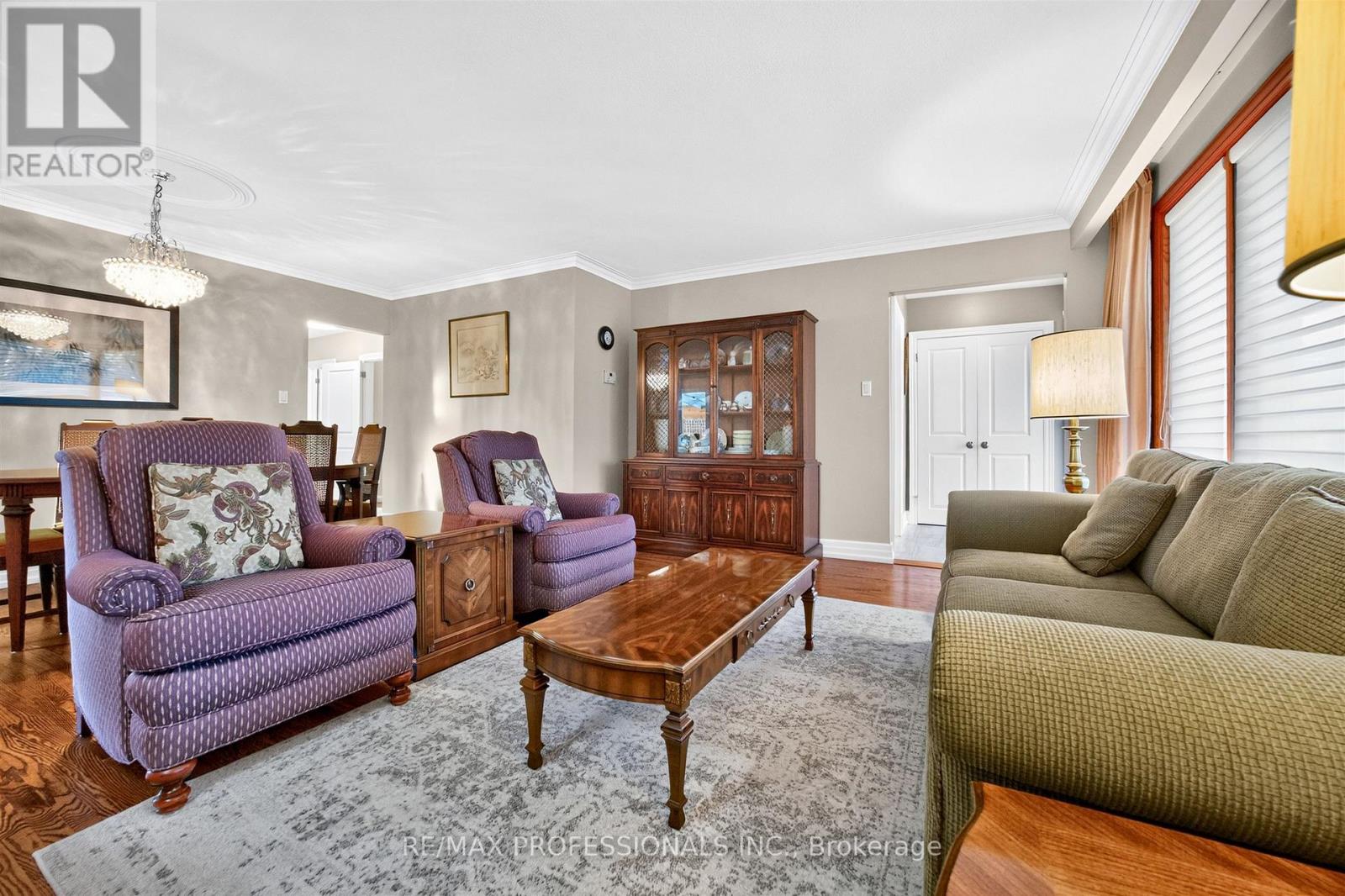 302 La Rose Avenue, Toronto, Ontario  M9P 1B9 - Photo 7 - W13840594