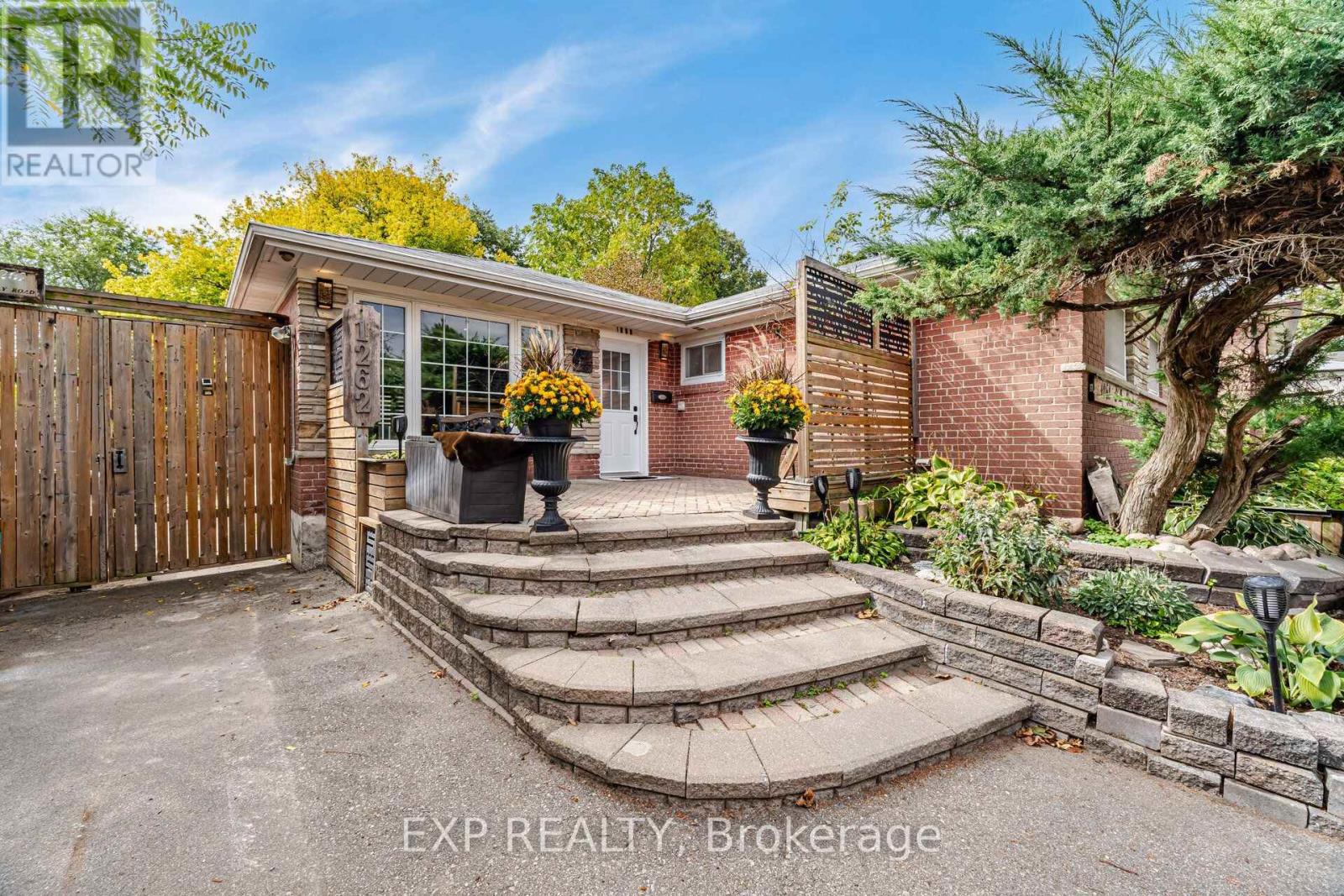 1262 Kelly Road, Mississauga, Ontario  L5J 3T9 - Photo 3 - W13840634