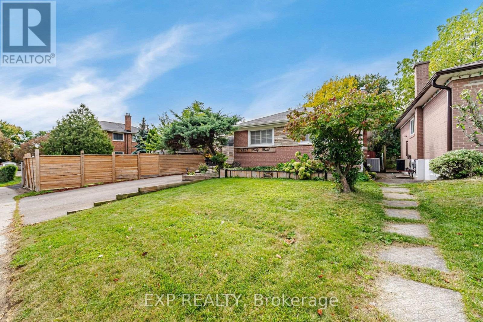 1262 Kelly Road, Mississauga, Ontario  L5J 3T9 - Photo 4 - W13840634