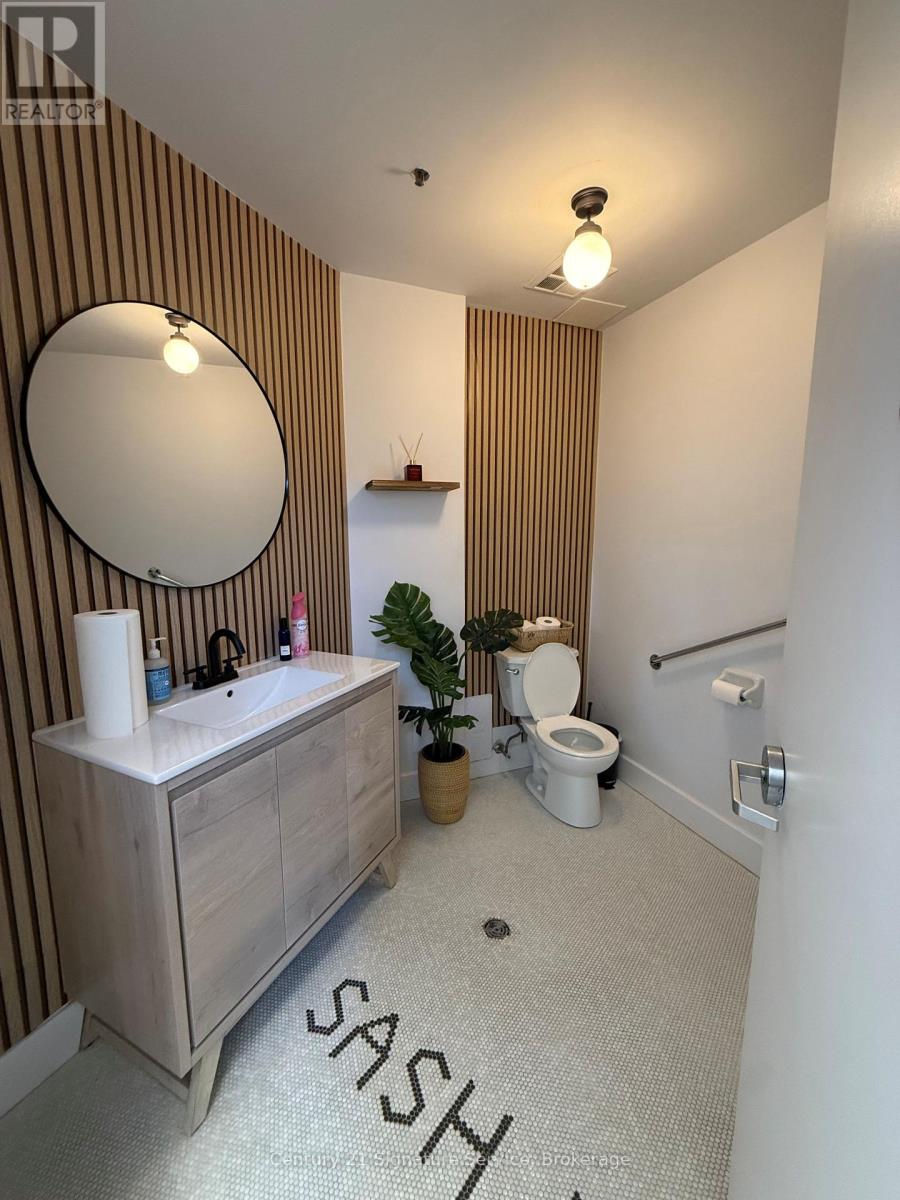 3a - 2083 Lakeshore Boulevard W, Toronto, Ontario  M8V 4G2 - Photo 3 - W13840676