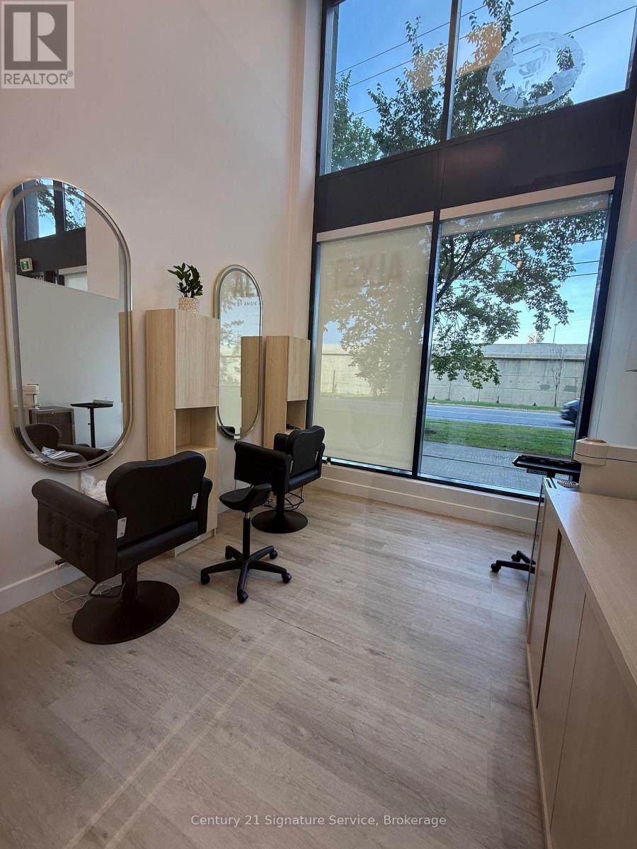 3d - 2083 Lakeshore Boulevard W, Toronto, Ontario  M8V 4G2 - Photo 4 - W13840706