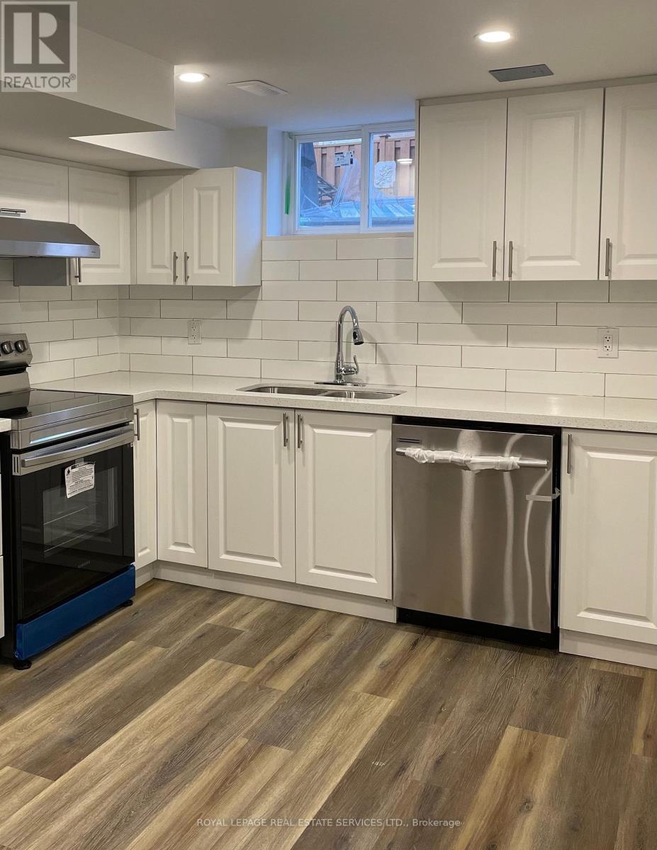 Bsmt - 5245 Alicante Street, Mississauga, Ontario  L5V 1S9 - Photo 6 - W13840720
