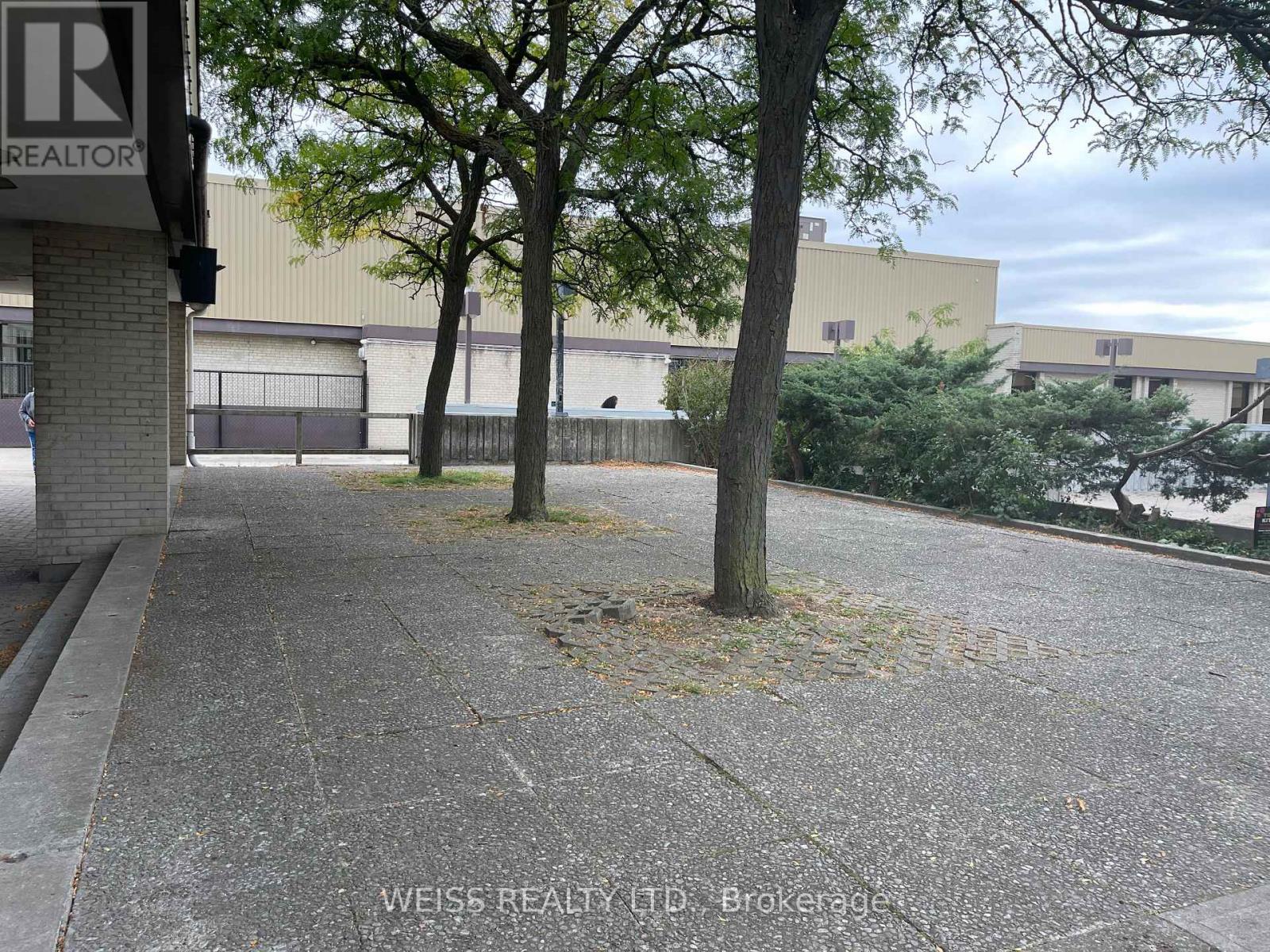 59 Four Winds Drive, Toronto, Ontario  M3J 1K7 - Photo 10 - W13840732