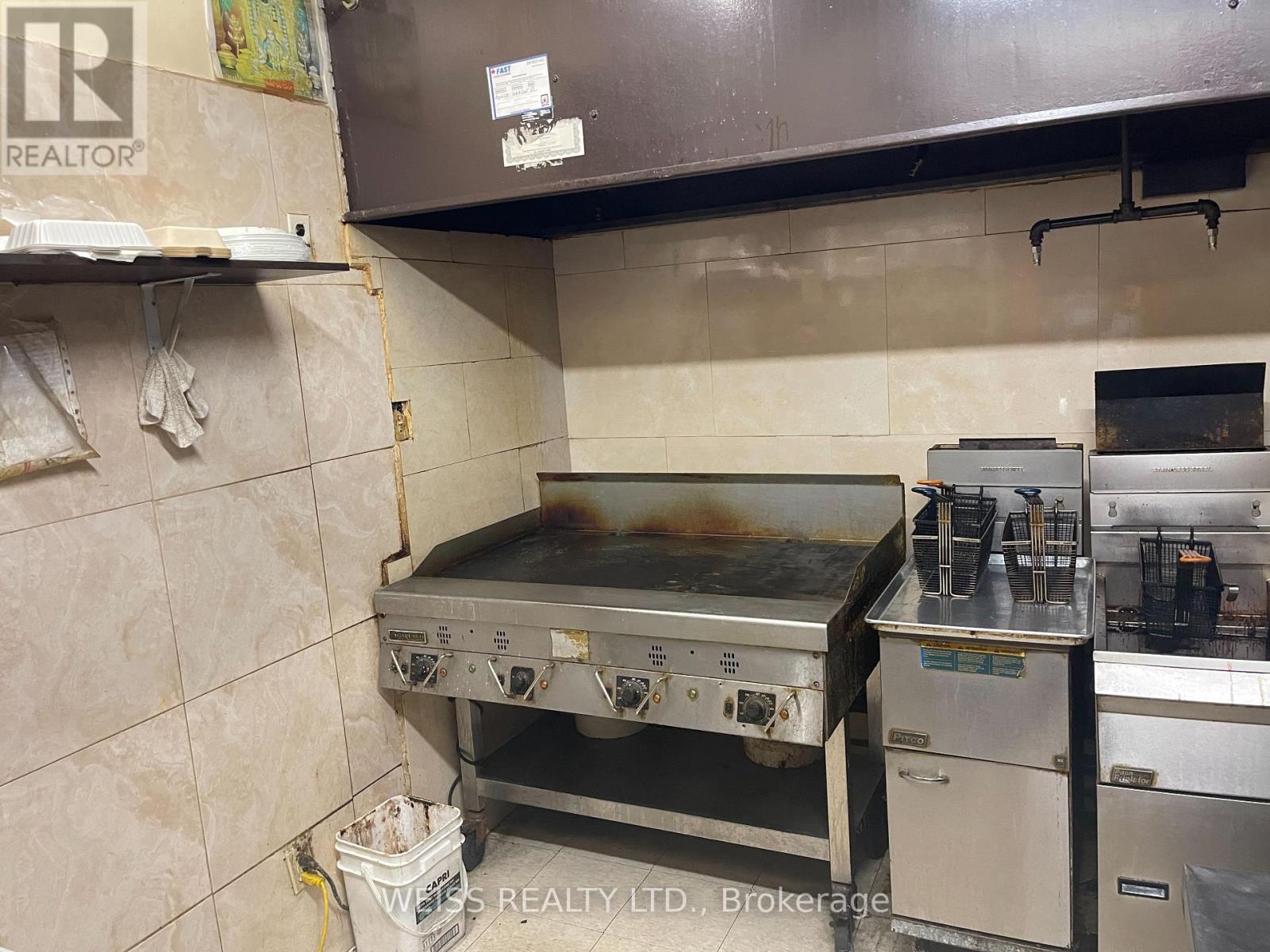 59 Four Winds Drive, Toronto, Ontario  M3J 1K7 - Photo 14 - W13840732