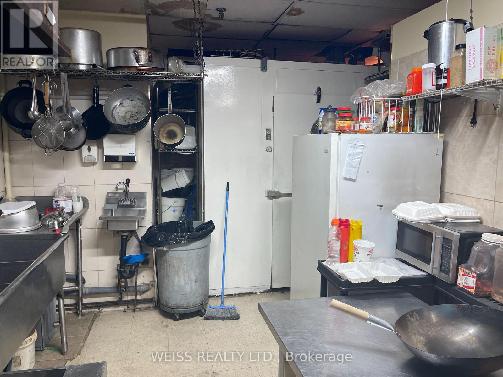 59 Four Winds Drive, Toronto, Ontario  M3J 1K7 - Photo 16 - W13840732