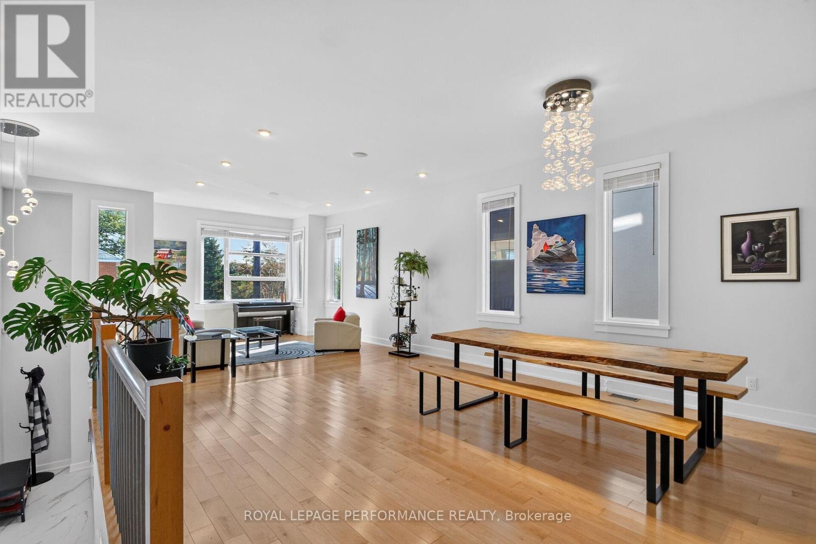 258 Carleton Avenue, Ottawa, Ontario  K1Y 0J4 - Photo 2 - X13839988