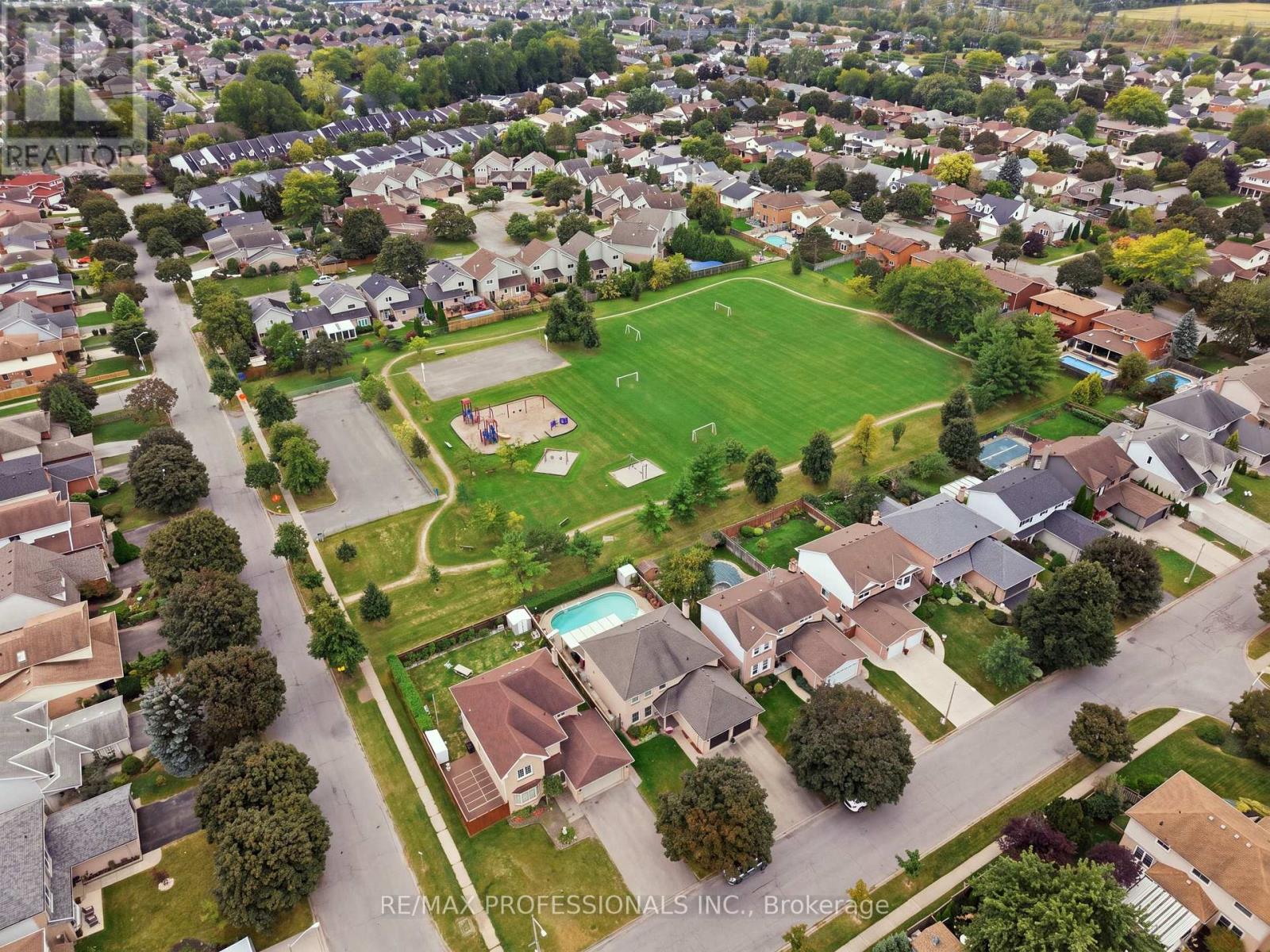 15 Strada Boulevard, St. Catharines, Ontario  L2S 3L6 - Photo 3 - X13840704