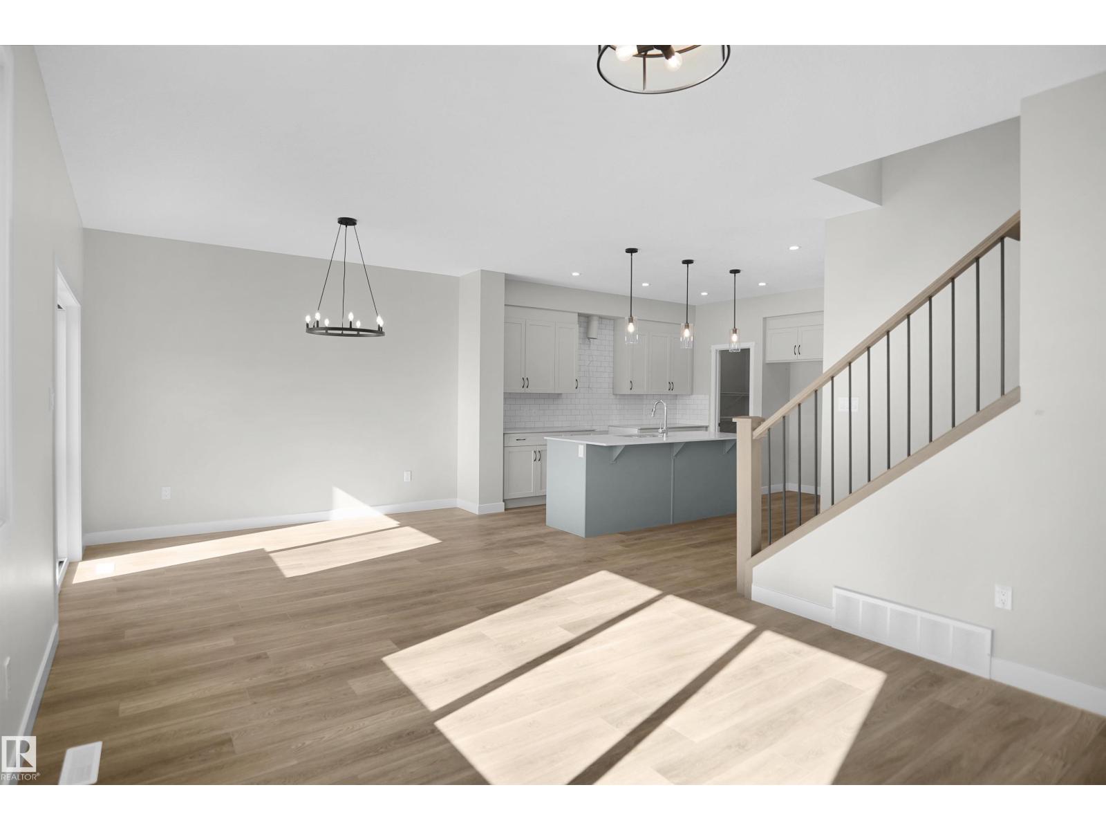 2204 194 ST NW