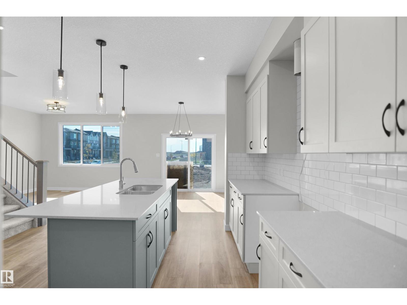 2204 194 ST NW
