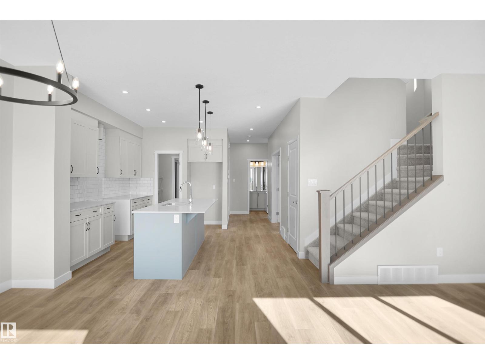 2204 194 ST NW