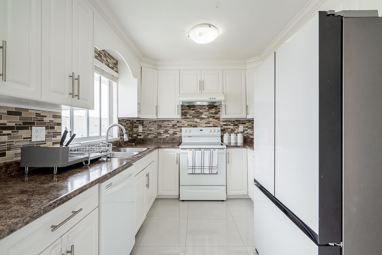 11 31255 UPPER MACLURE ROAD