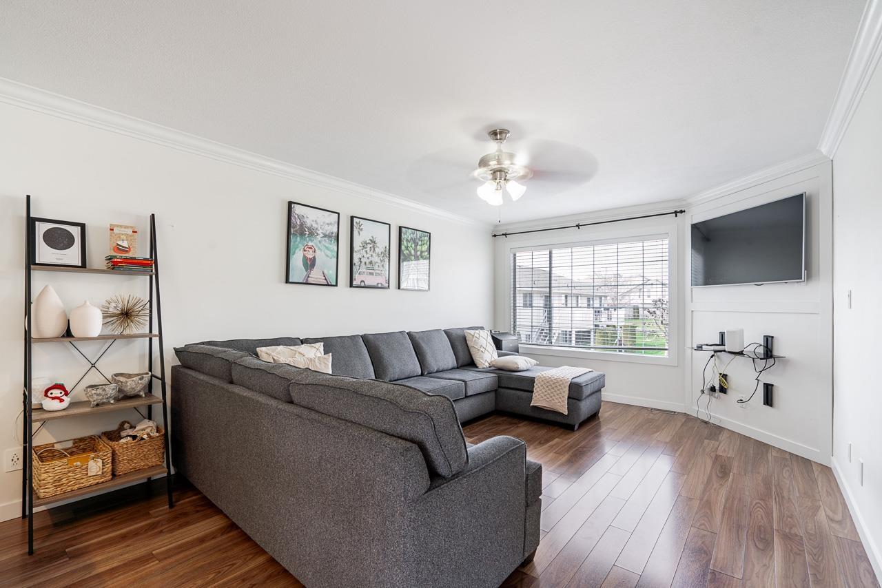 11 31255 UPPER MACLURE ROAD