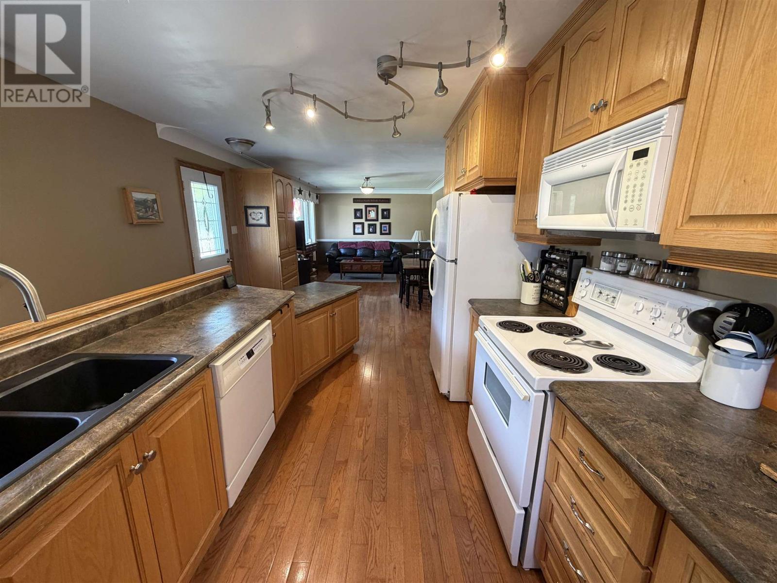 47 Stevens Rd, Elliot Lake, Ontario  P5A 1M5 - Photo 11 - SM262497