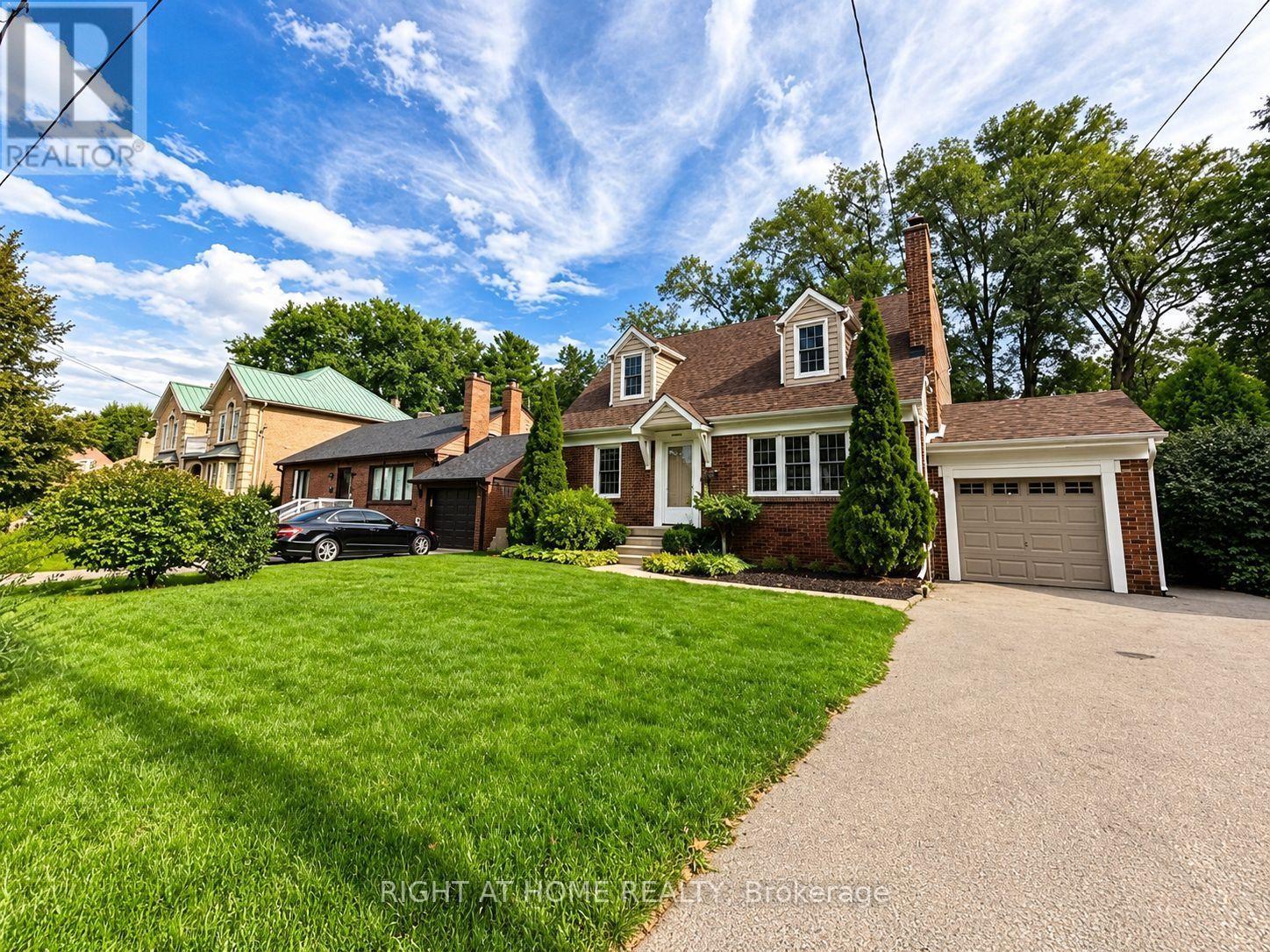 1489 APPLEWOOD ROAD, Mississauga, Ontario
