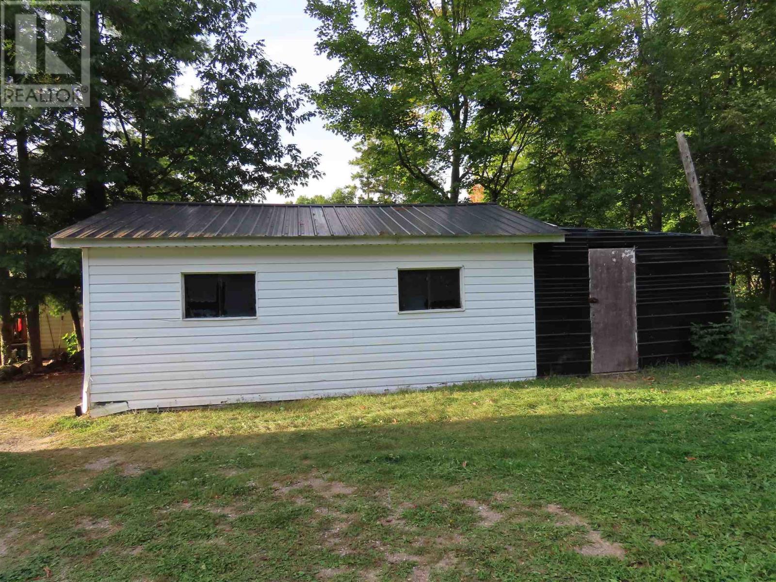 1310 Elizabeth St, Richards Landing, Ontario  P0R 1J0 - Photo 14 - SM262585