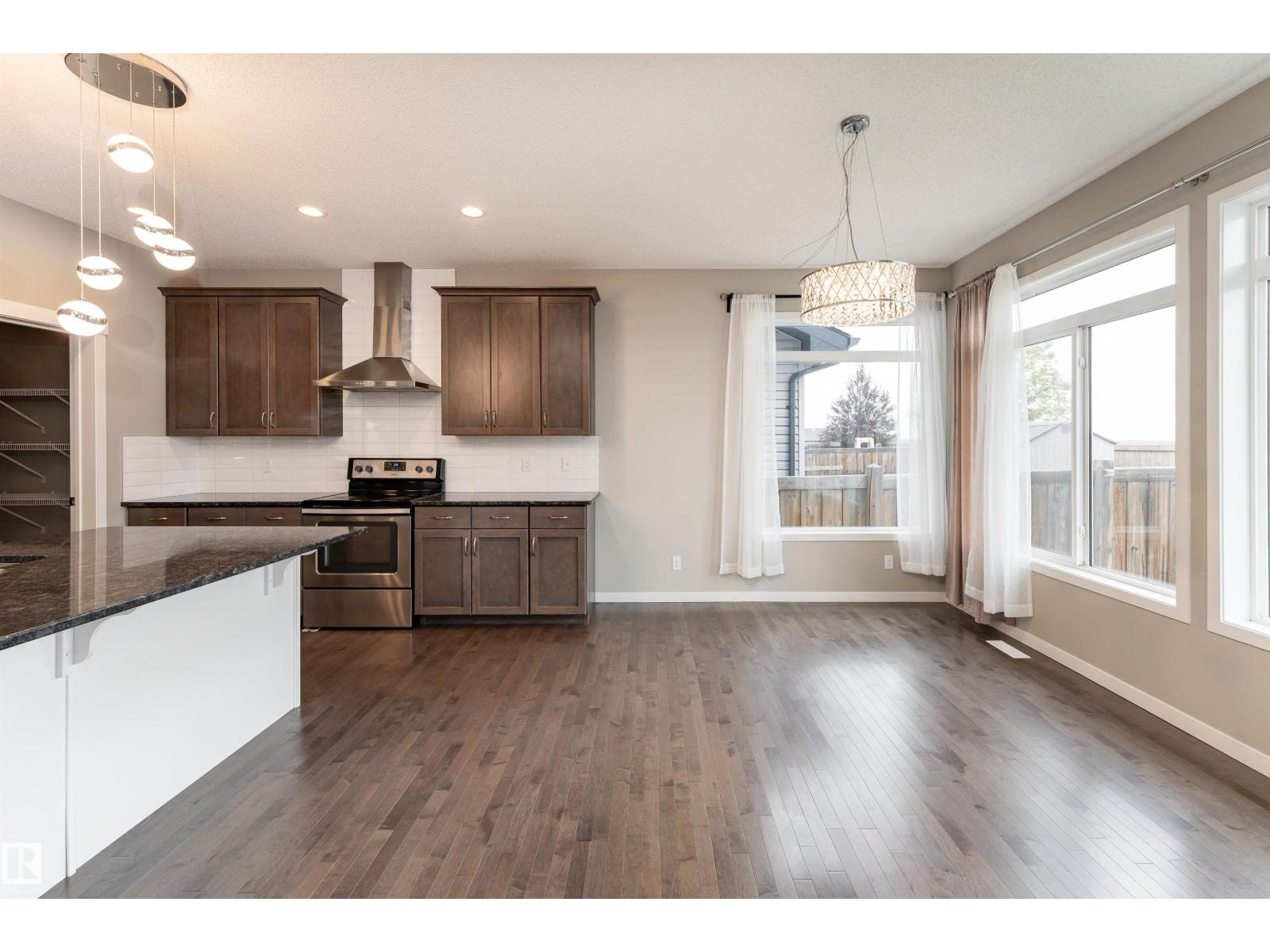 17523 56 ST NW