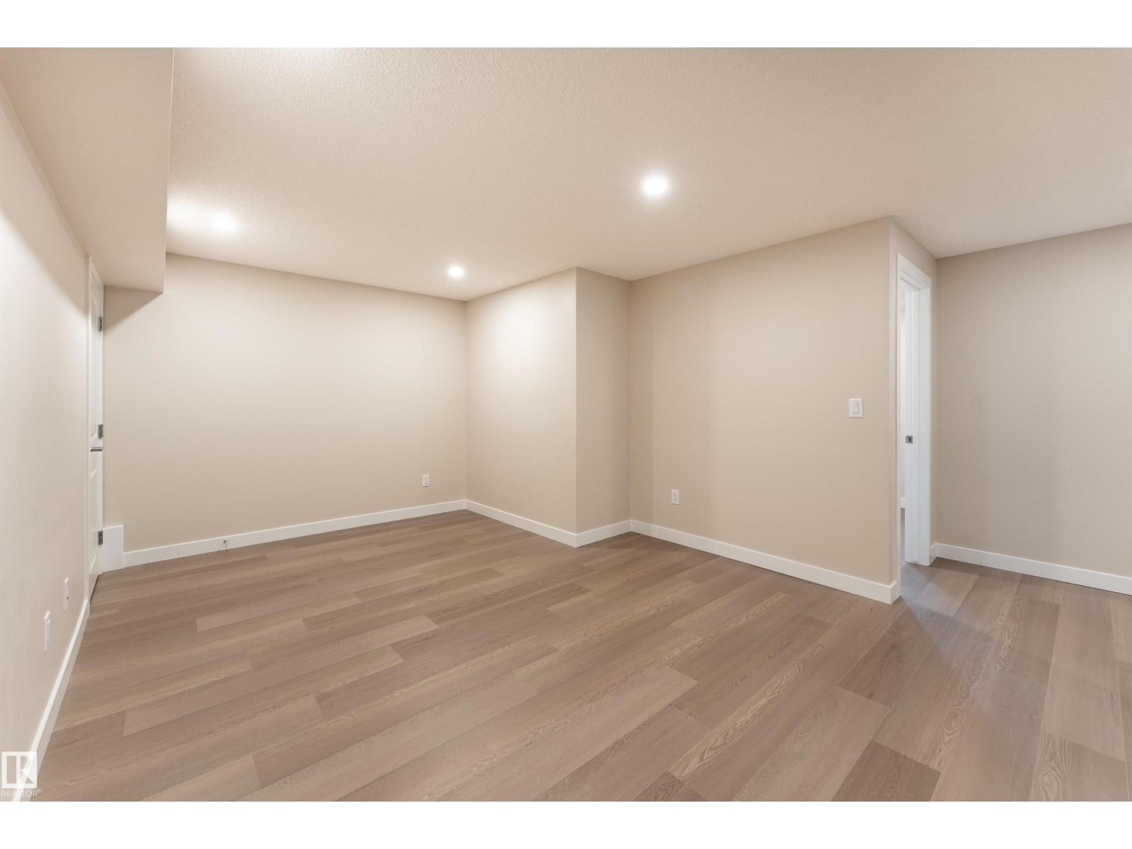 17523 56 ST NW