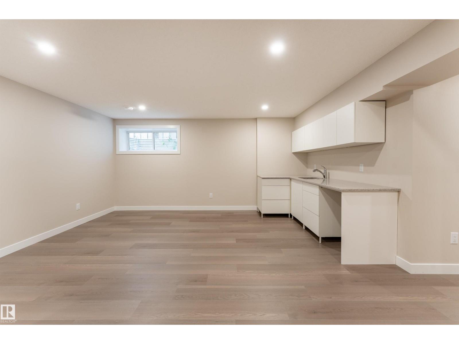 17523 56 ST NW