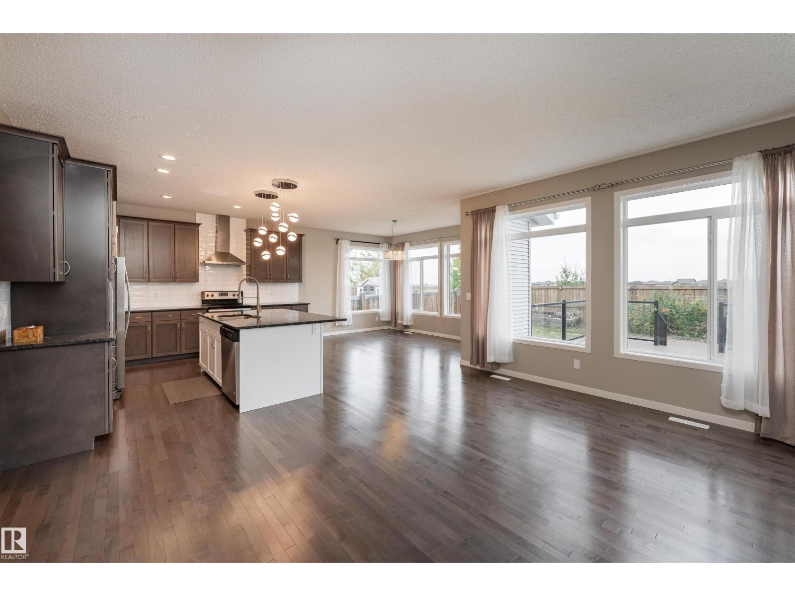 17523 56 ST NW