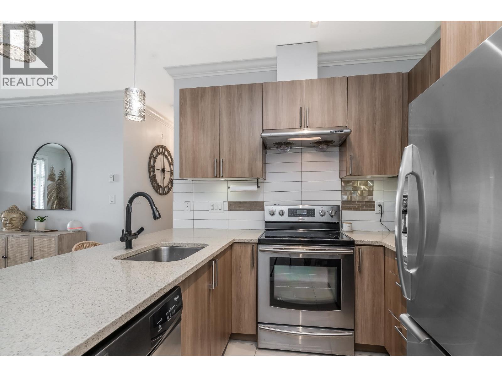 101 11566 224 STREET