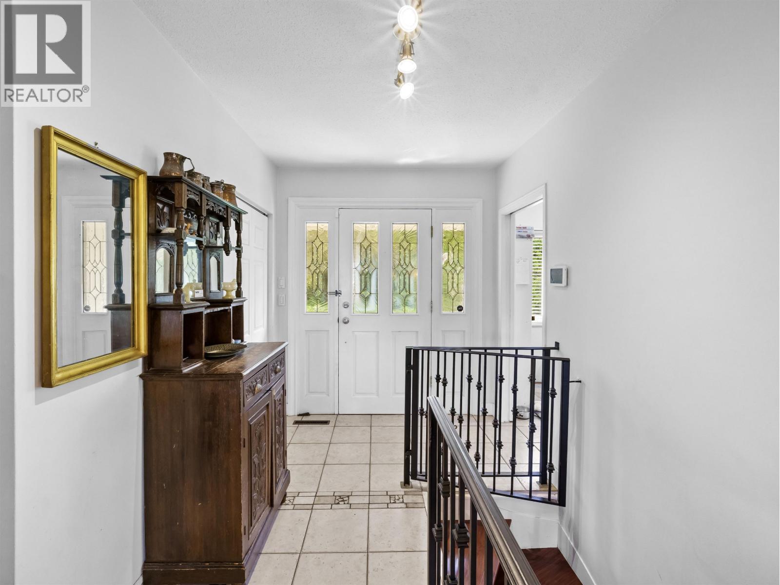 998 FAIRWAY DRIVE