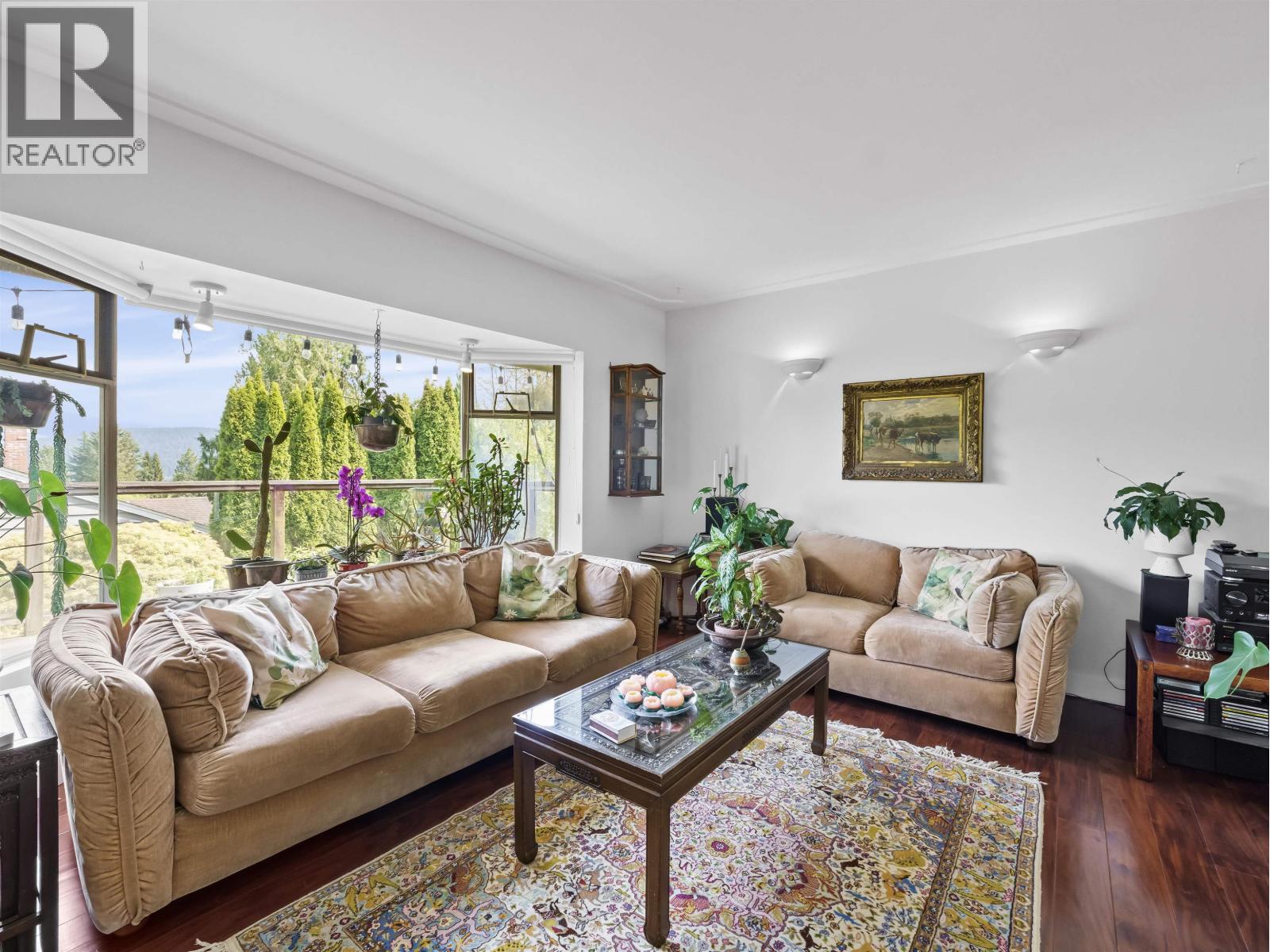 998 FAIRWAY DRIVE