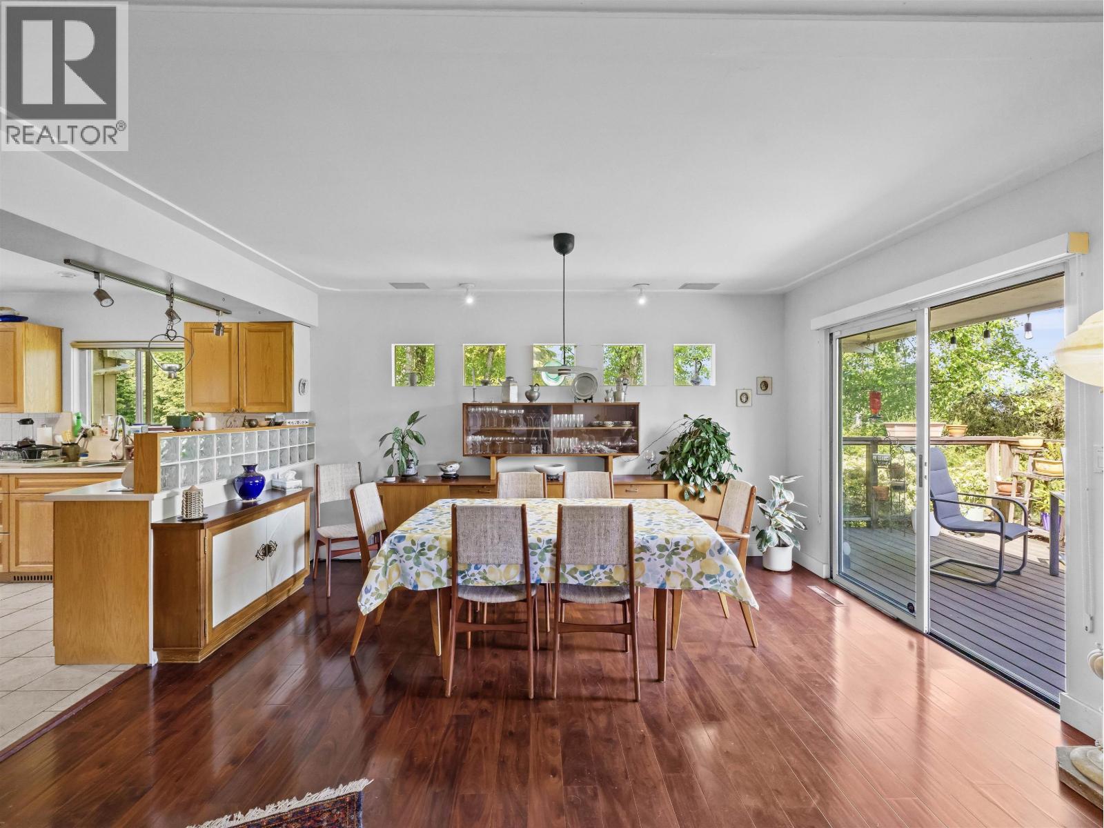 998 FAIRWAY DRIVE