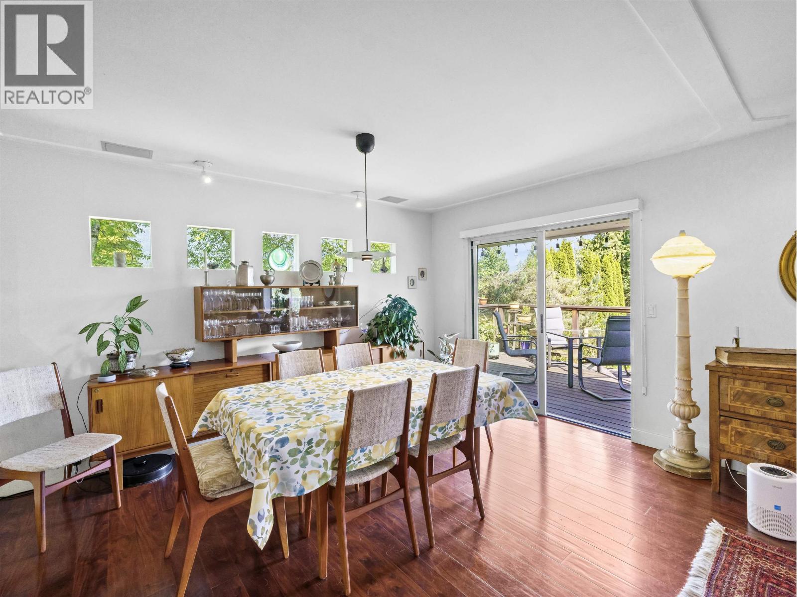 998 FAIRWAY DRIVE