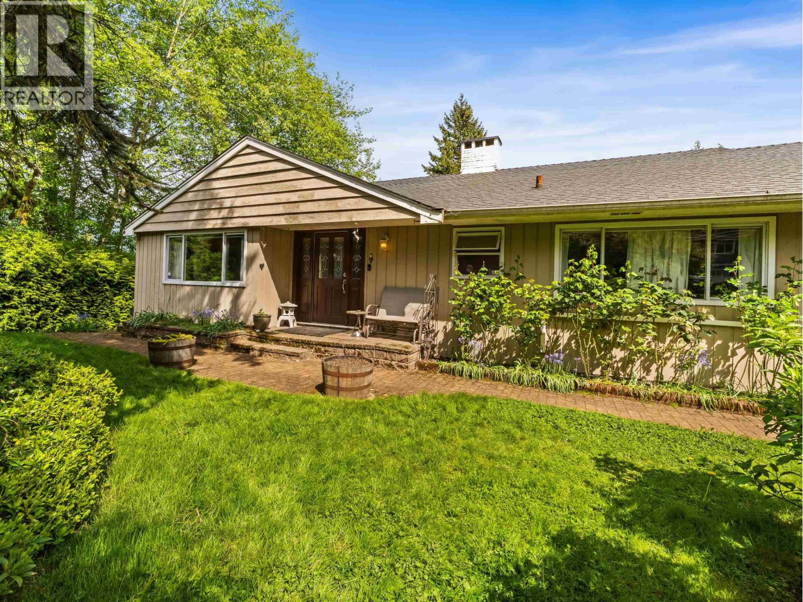 998 FAIRWAY DRIVE