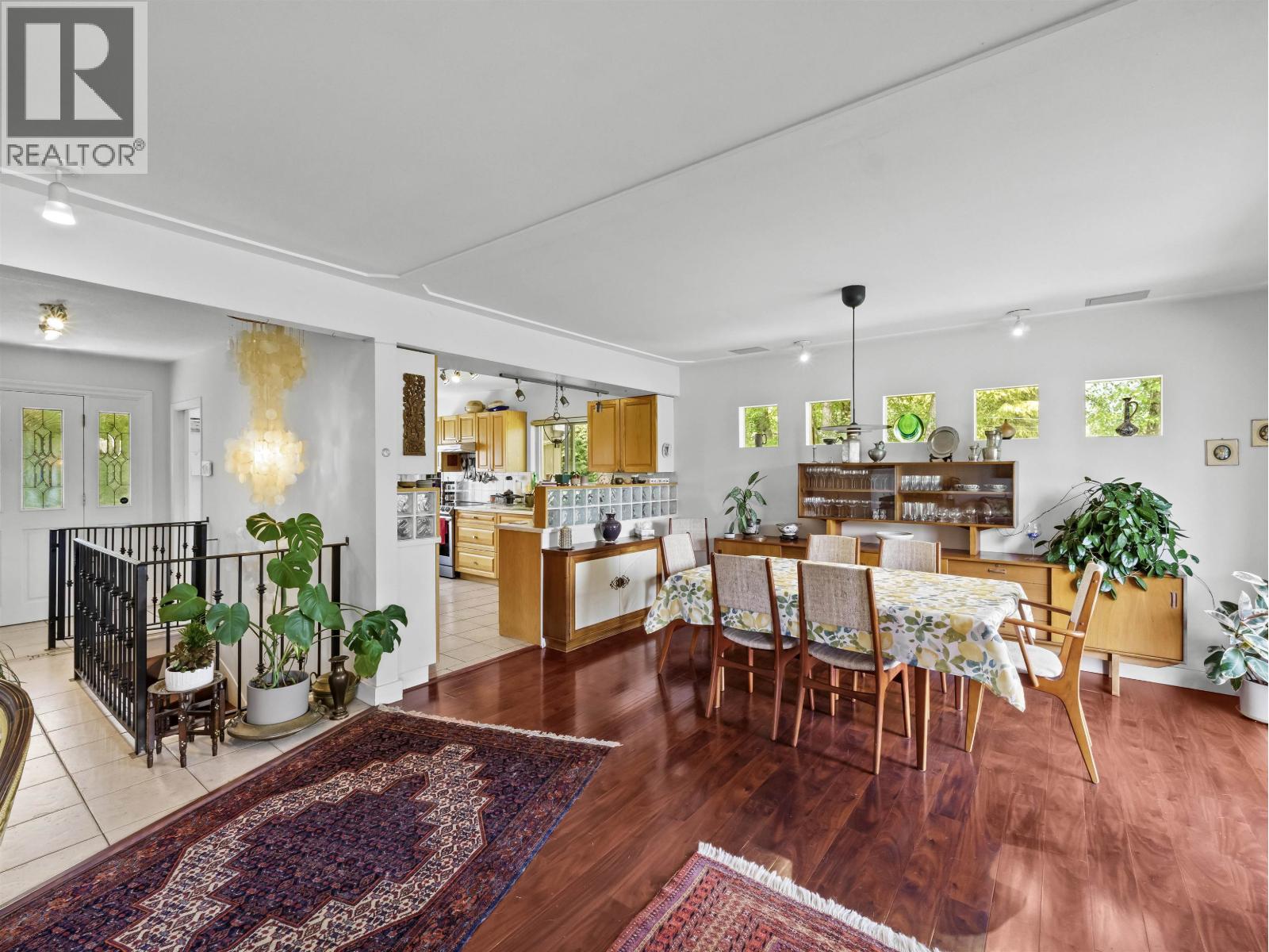 998 FAIRWAY DRIVE