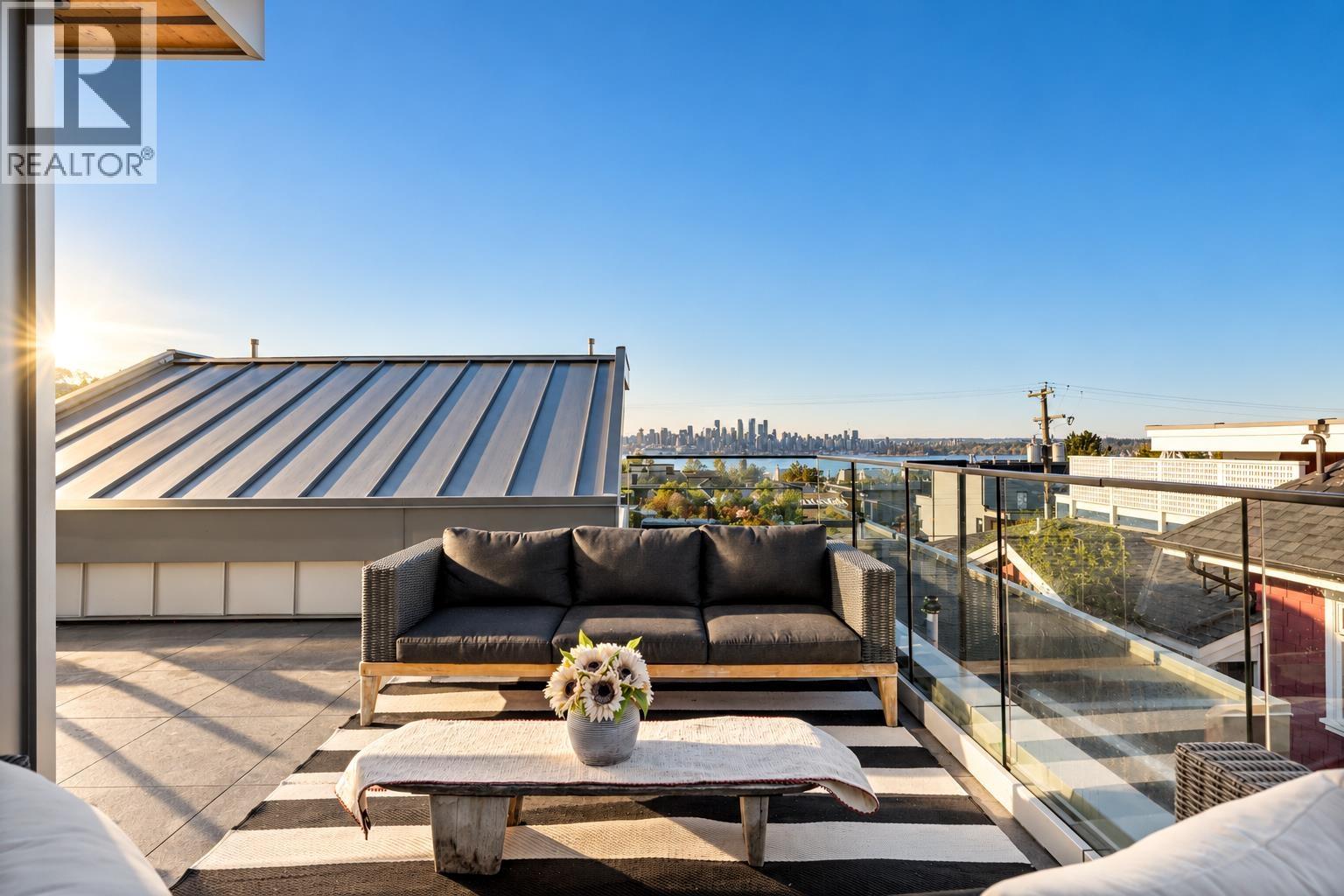 2 233 W 5TH STREET