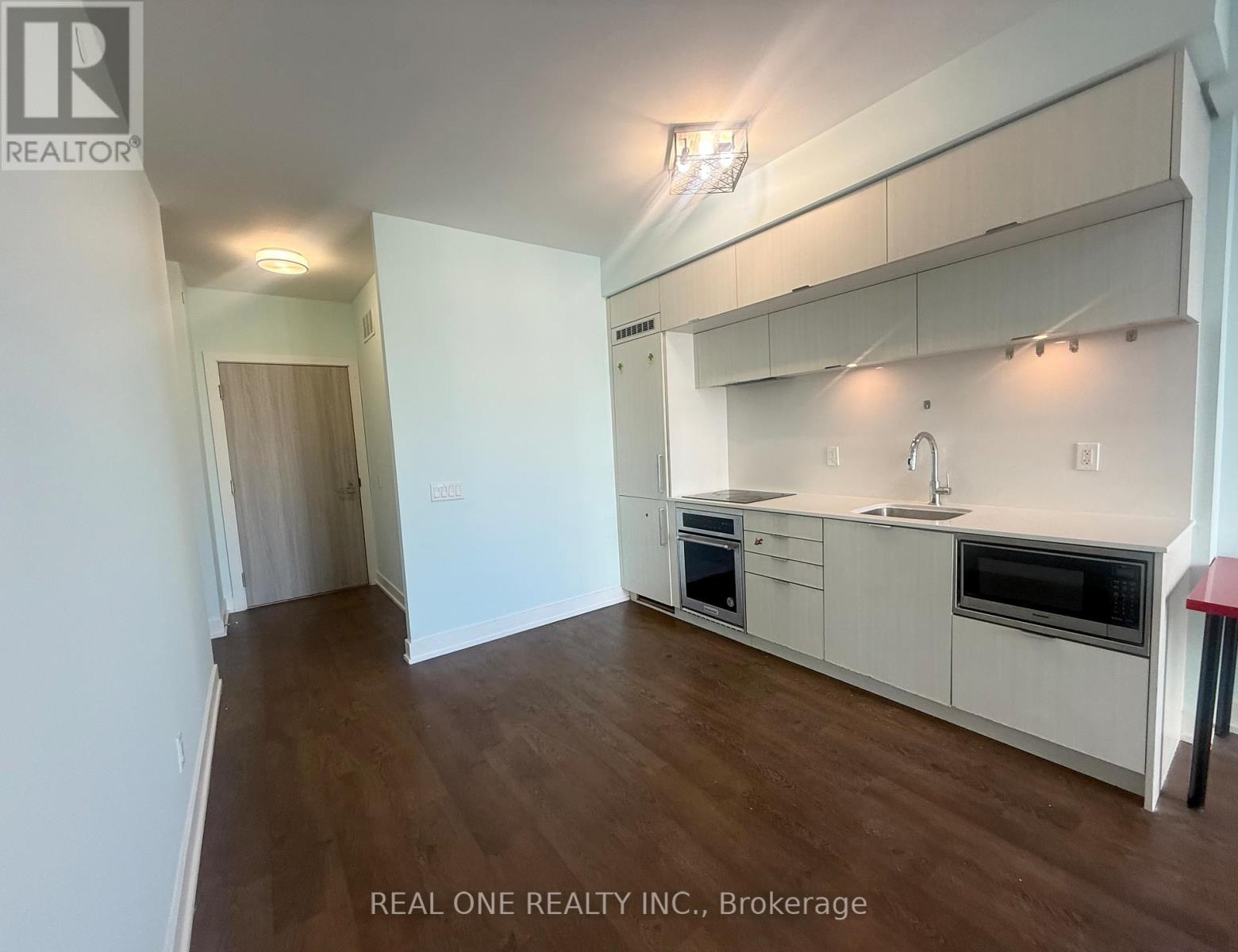 610 - 80 Vanauley Street, Toronto, Ontario  M5T 0C9 - Photo 5 - C13840850