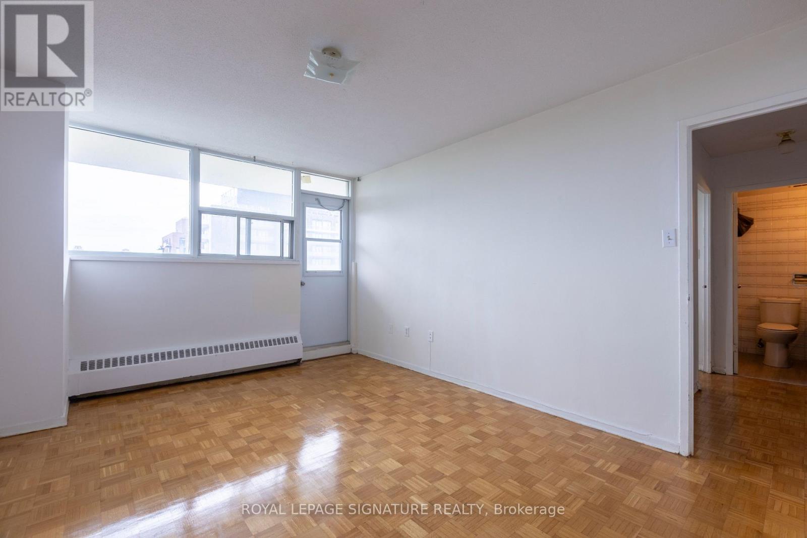 902 - 161 Oakwood Avenue, Toronto, Ontario  M6E 2V2 - Photo 11 - C13840852