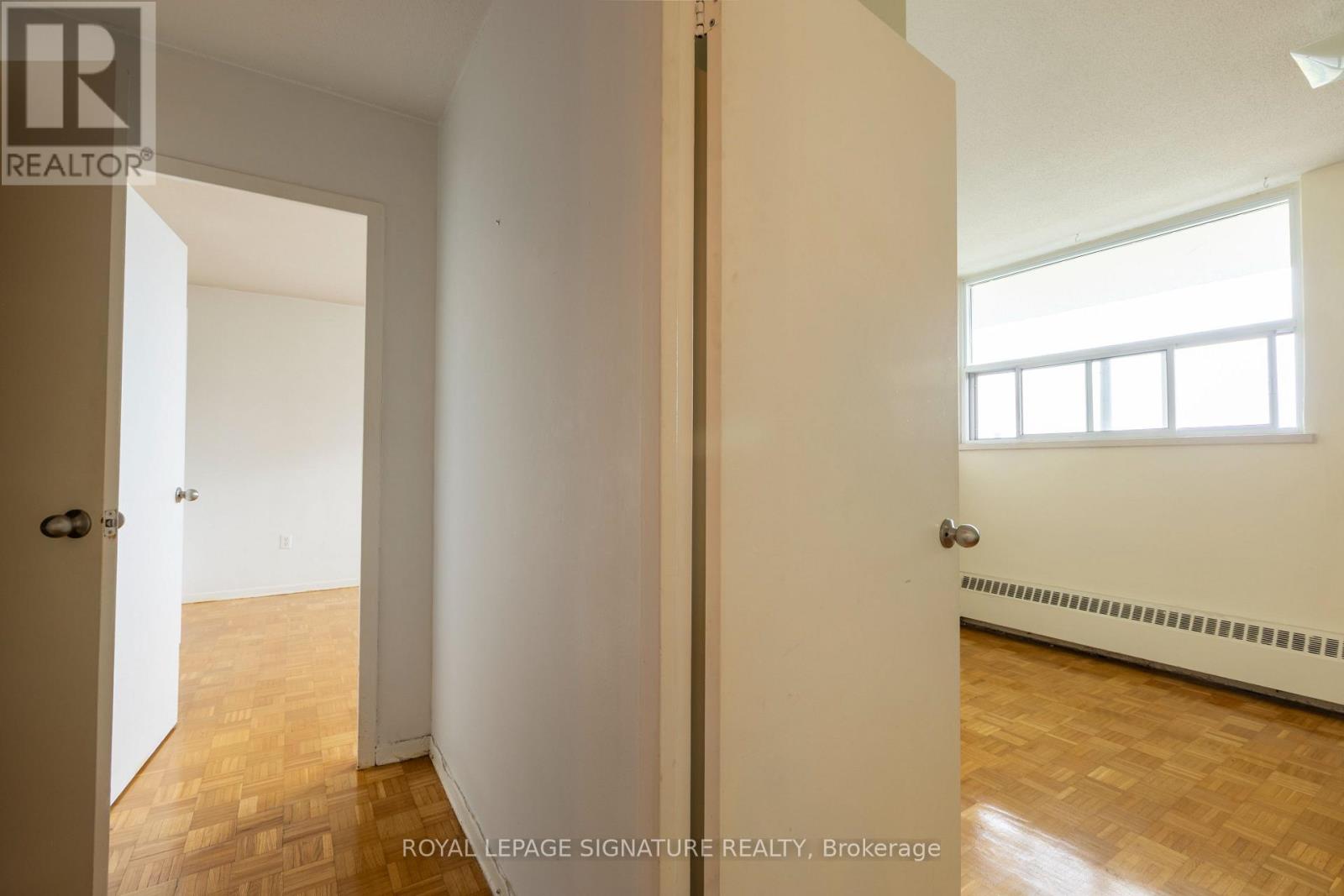 902 - 161 Oakwood Avenue, Toronto, Ontario  M6E 2V2 - Photo 6 - C13840852