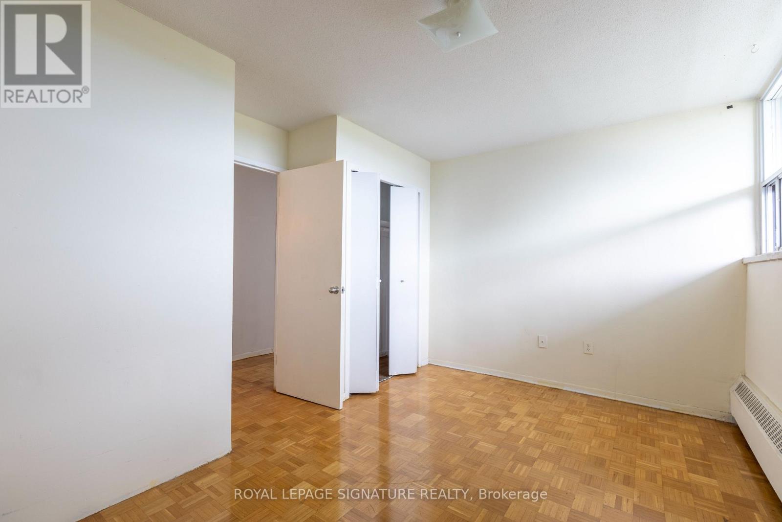 902 - 161 Oakwood Avenue, Toronto, Ontario  M6E 2V2 - Photo 7 - C13840852