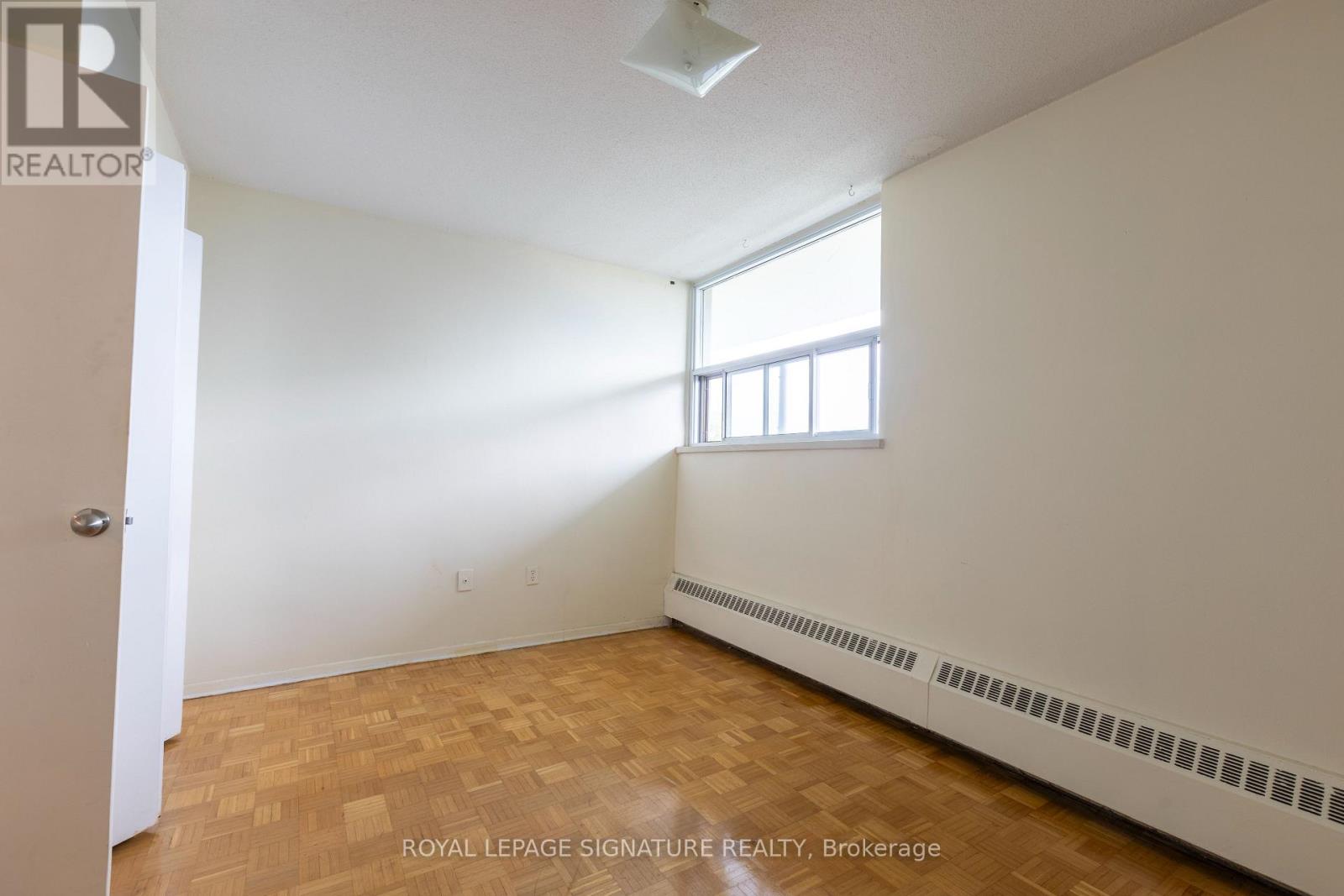 902 - 161 Oakwood Avenue, Toronto, Ontario  M6E 2V2 - Photo 8 - C13840852