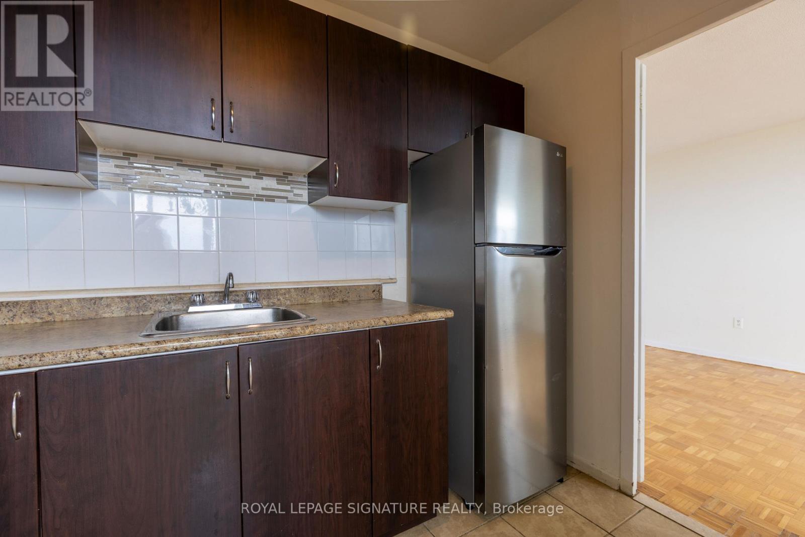 1808 - 161 Oakwood Avenue, Toronto, Ontario  M6E 2V2 - Photo 4 - C13840868