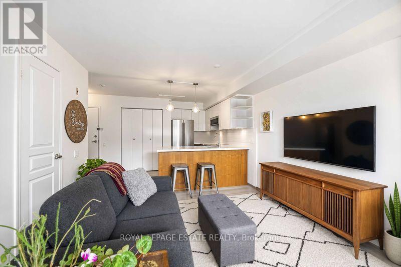 203 - 140 Bathurst Avenue, Toronto, Ontario  M5V 3N8 - Photo 4 - C13840882
