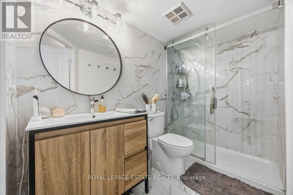 203 - 140 Bathurst Avenue, Toronto, Ontario  M5V 3N8 - Photo 5 - C13840882