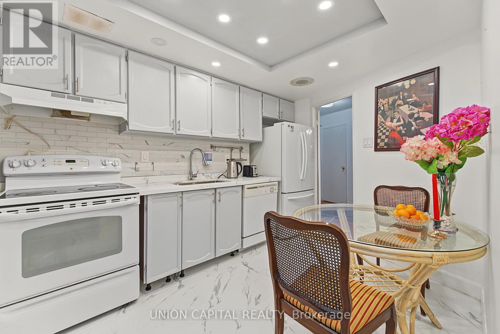1402 - 3303 Don Mills Road, Toronto, Ontario  M2J 4T6 - Photo 11 - C13840894