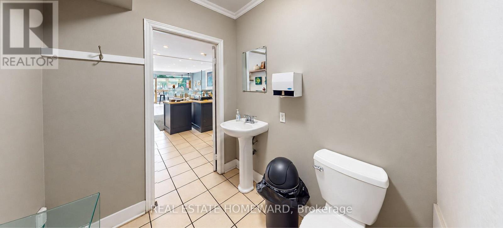 Main - 878 Kingston Road, Toronto, Ontario  M4E 1S3 - Photo 6 - E13840874