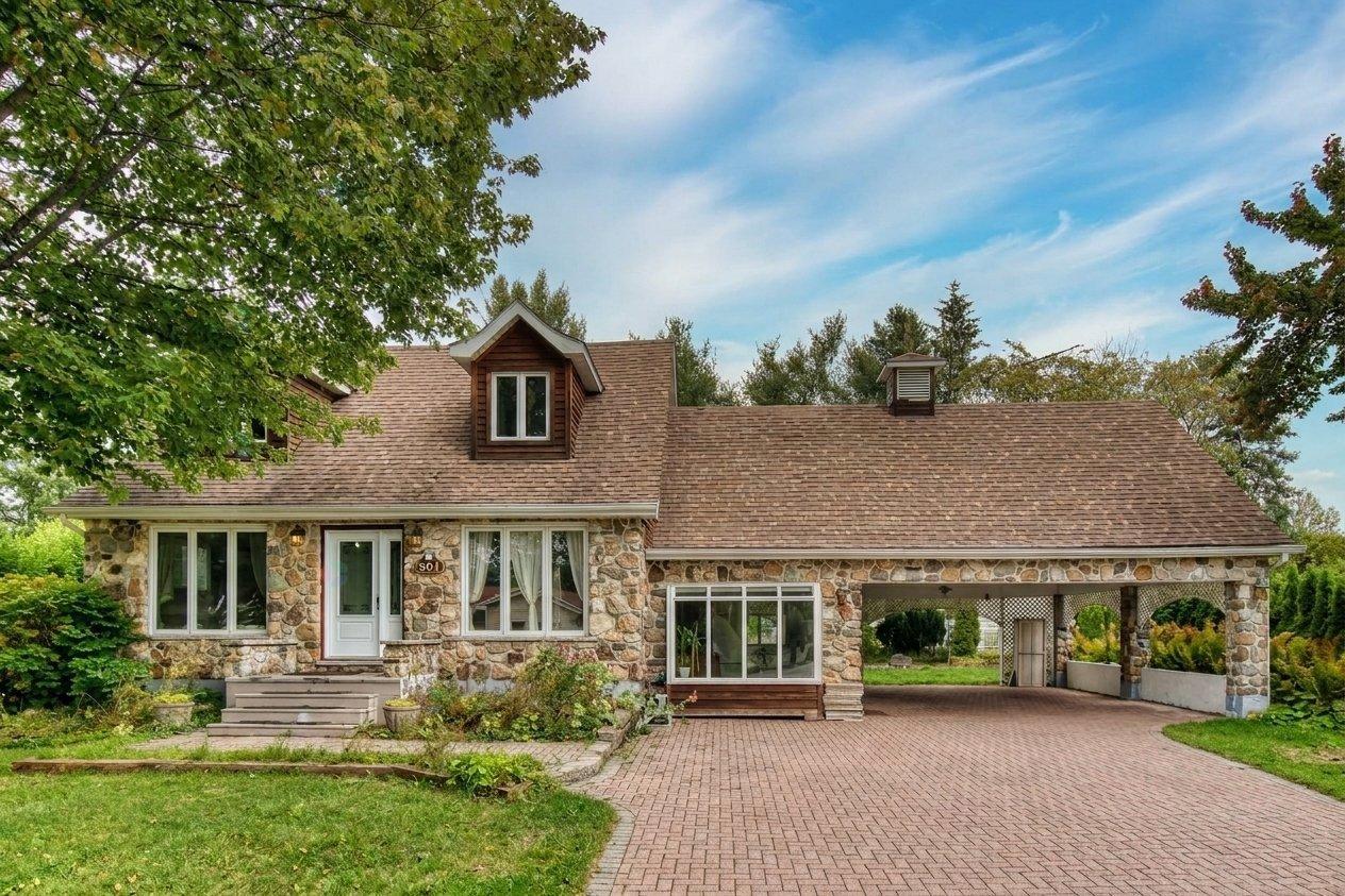 601 Rue Larose Magog Quebec Canada J1X4L3 3