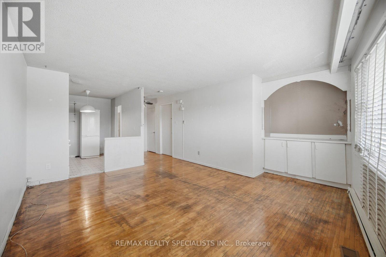 1169 Lakeshore Road E, Mississauga, Ontario  L5E 1G1 - Photo 13 - W13840900