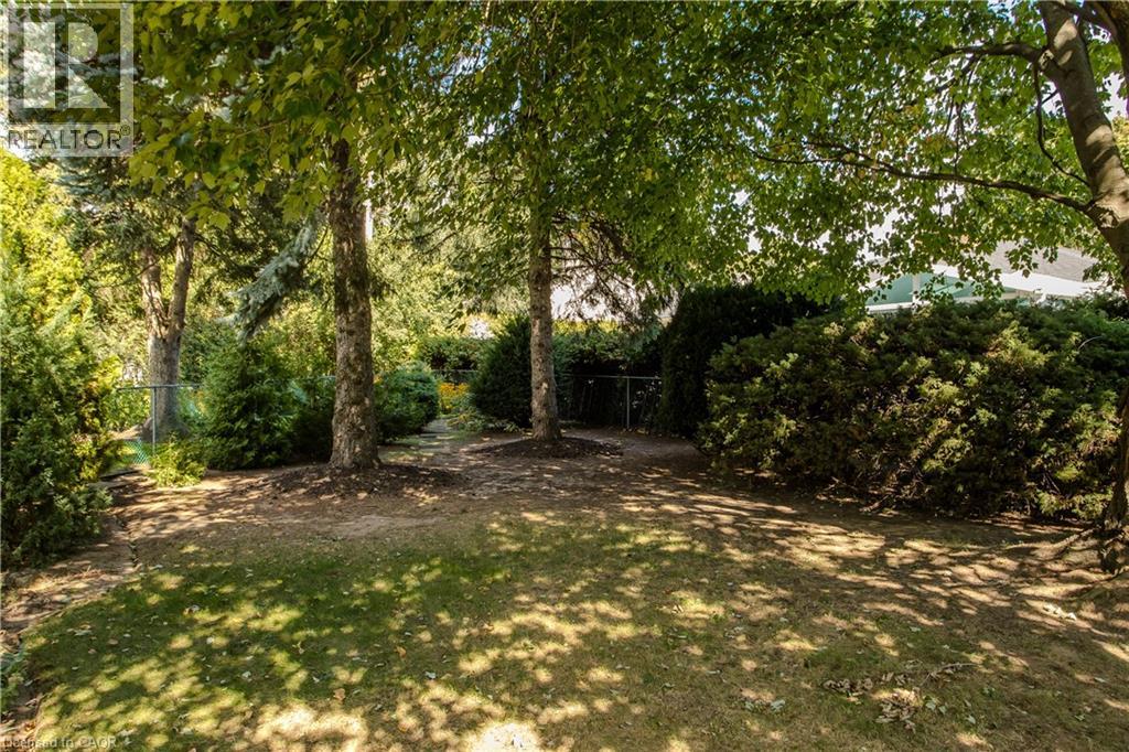 247 Walden Drive, Burlington, Ontario  L7N 2A7 - Photo 9 - 40866853