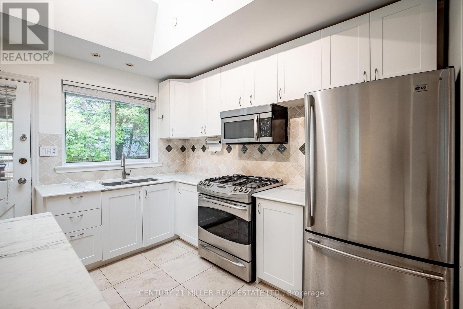 2039 Wakely Street, Oakville, Ontario  L6L 2K3 - Photo 8 - W13808938